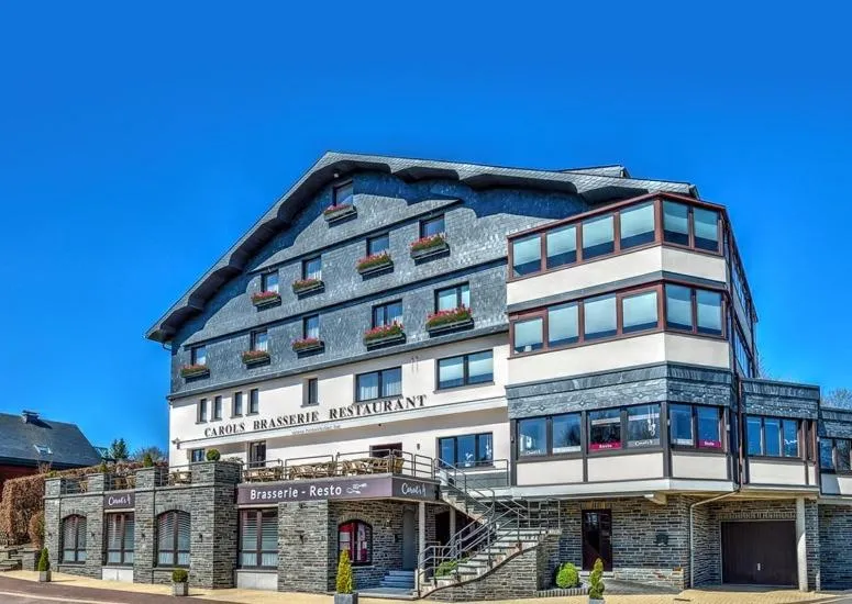 Property building in Hôtel du Lac