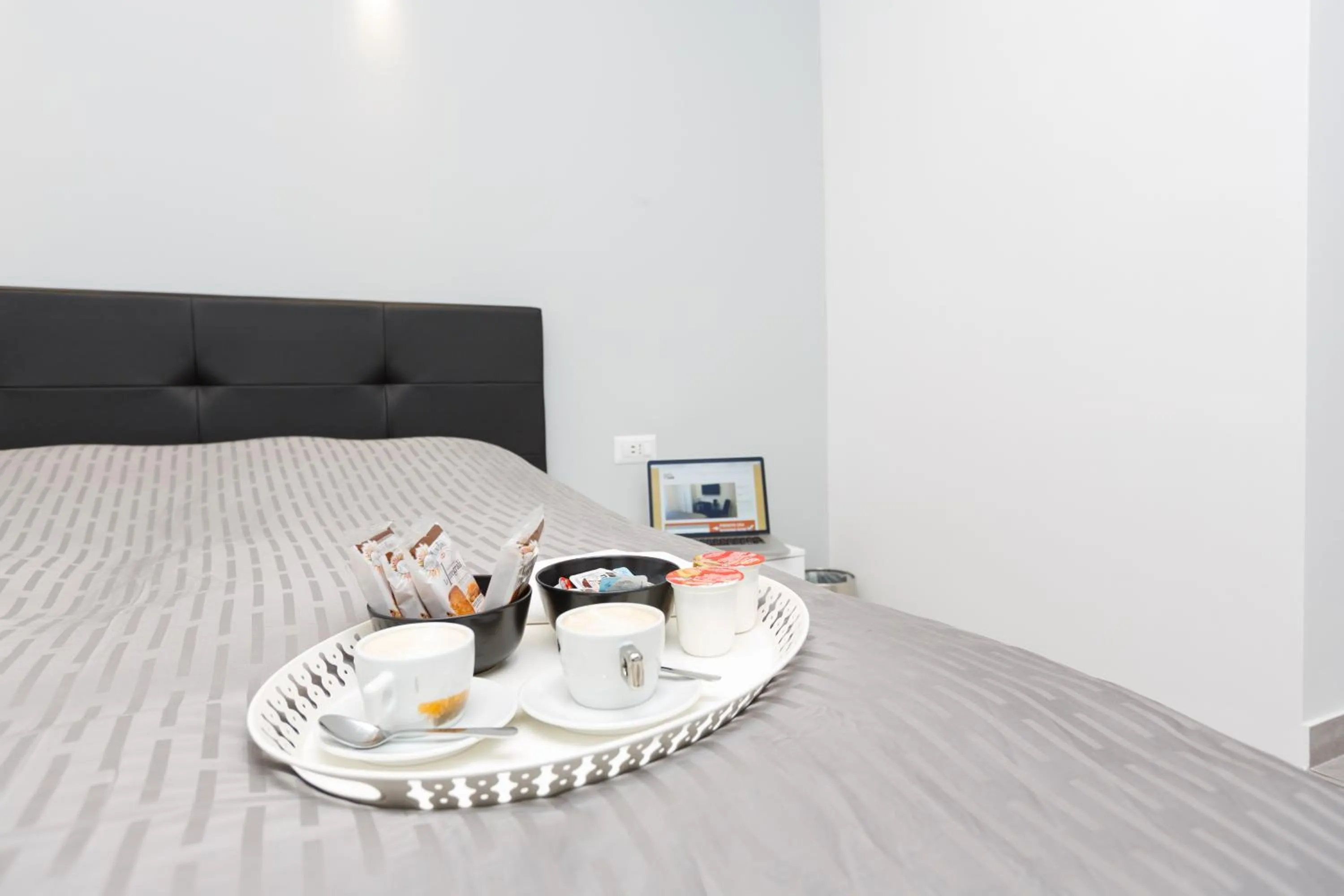 Coffee/tea facilities, Bed in Domus Arena