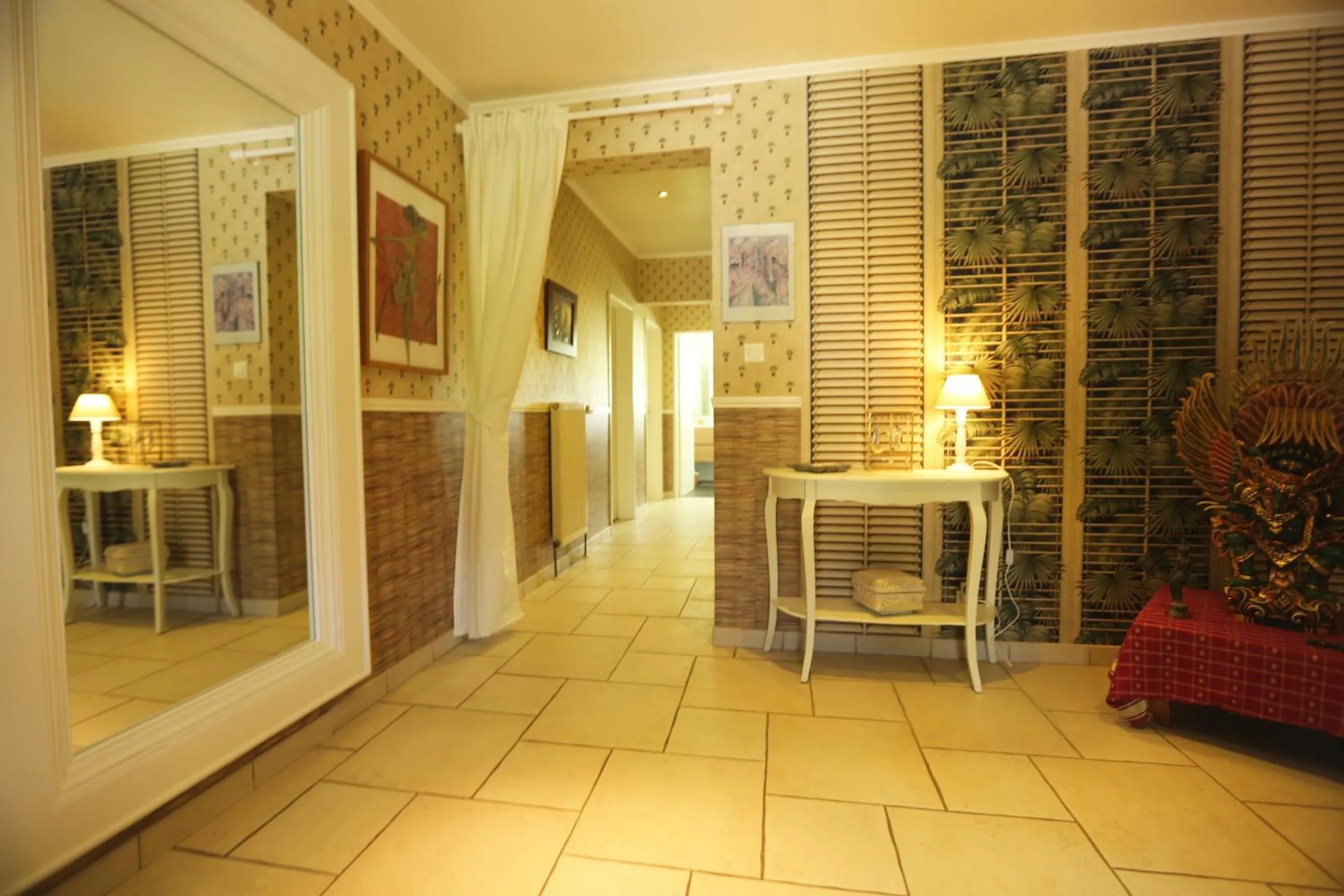 Facade/entrance in Côté vignes