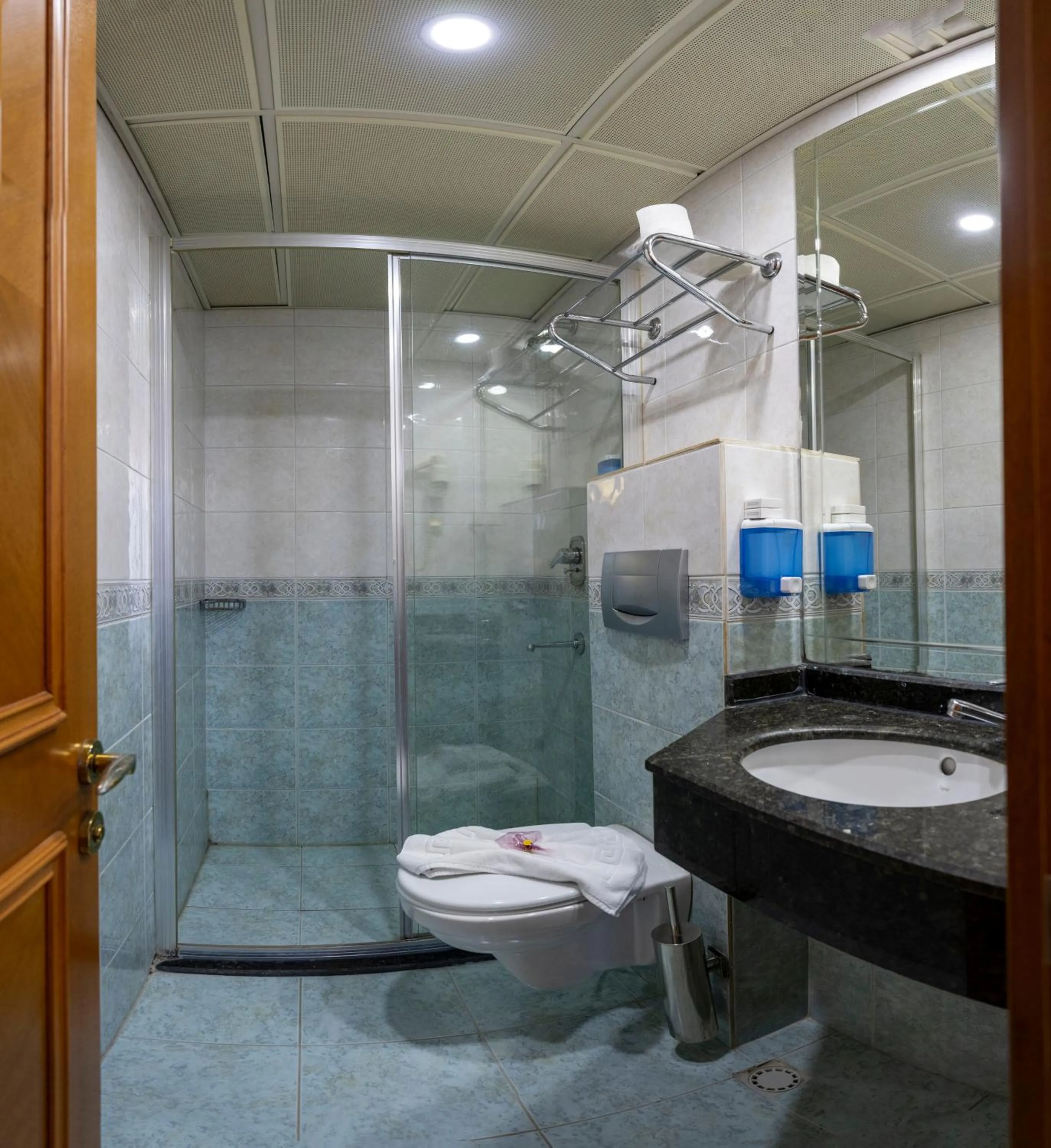 Shower in Dalan Otel