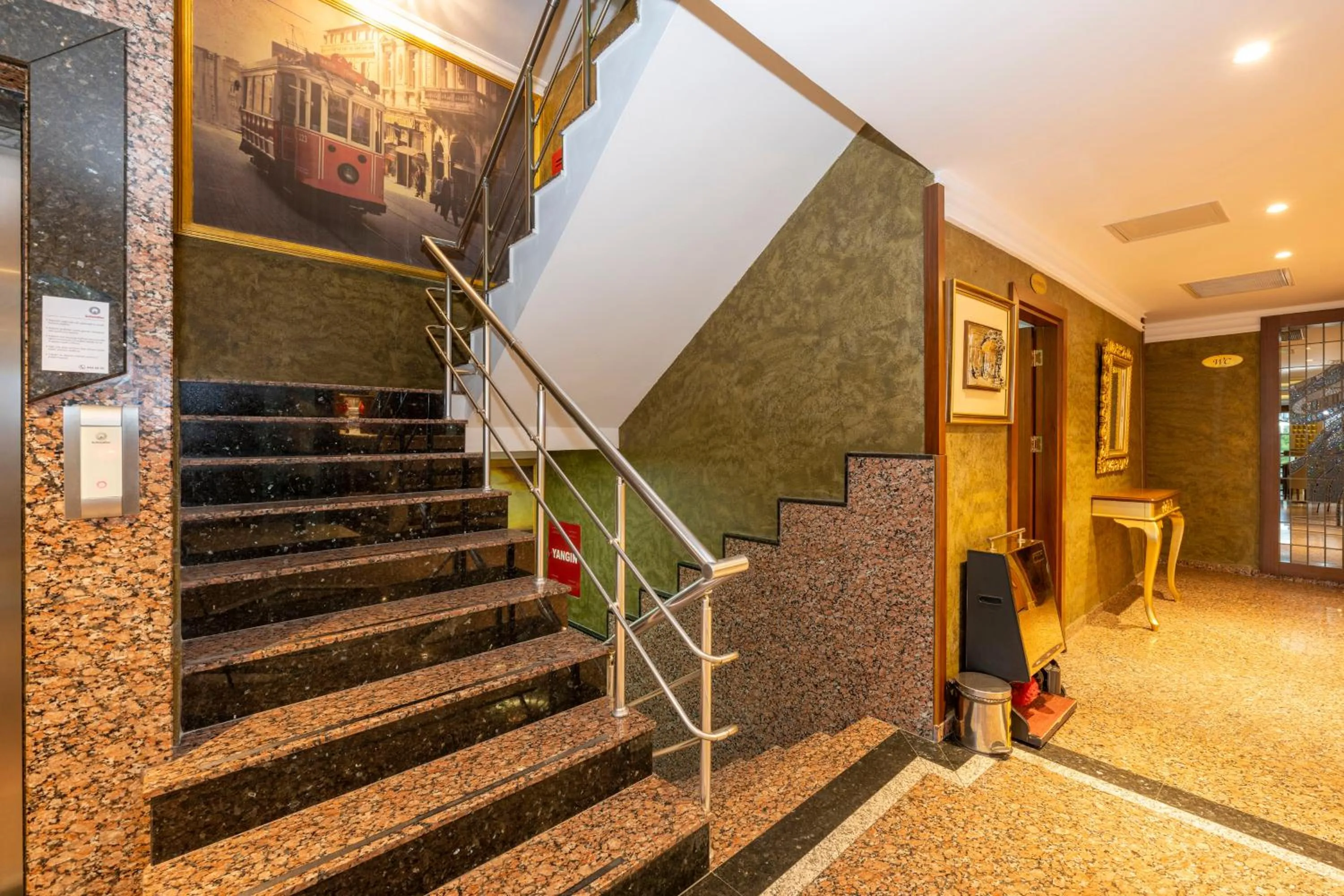 Lobby or reception in Dalan Otel