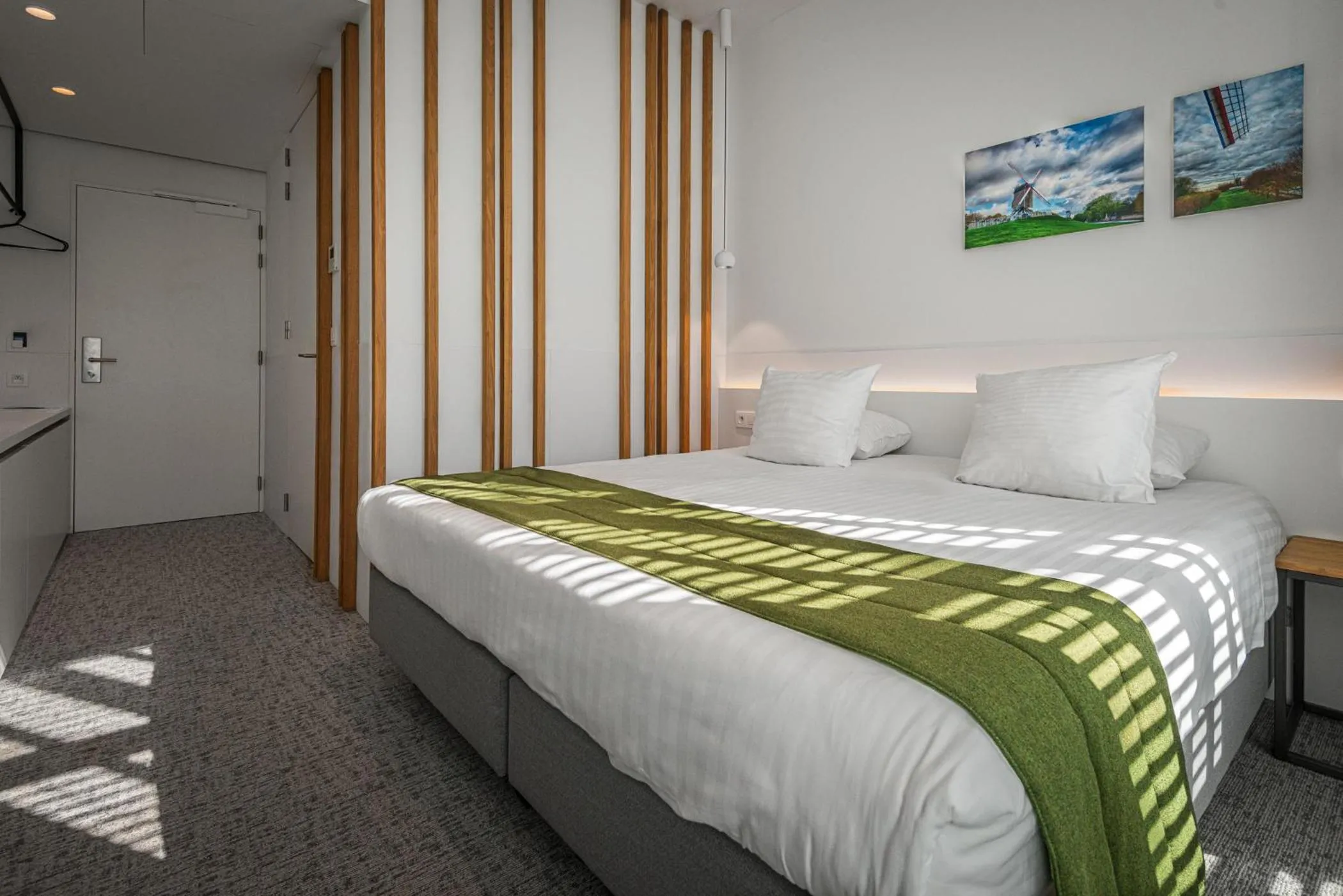 Photo of the whole room, Bed in Hotel Bourgoensch Hof