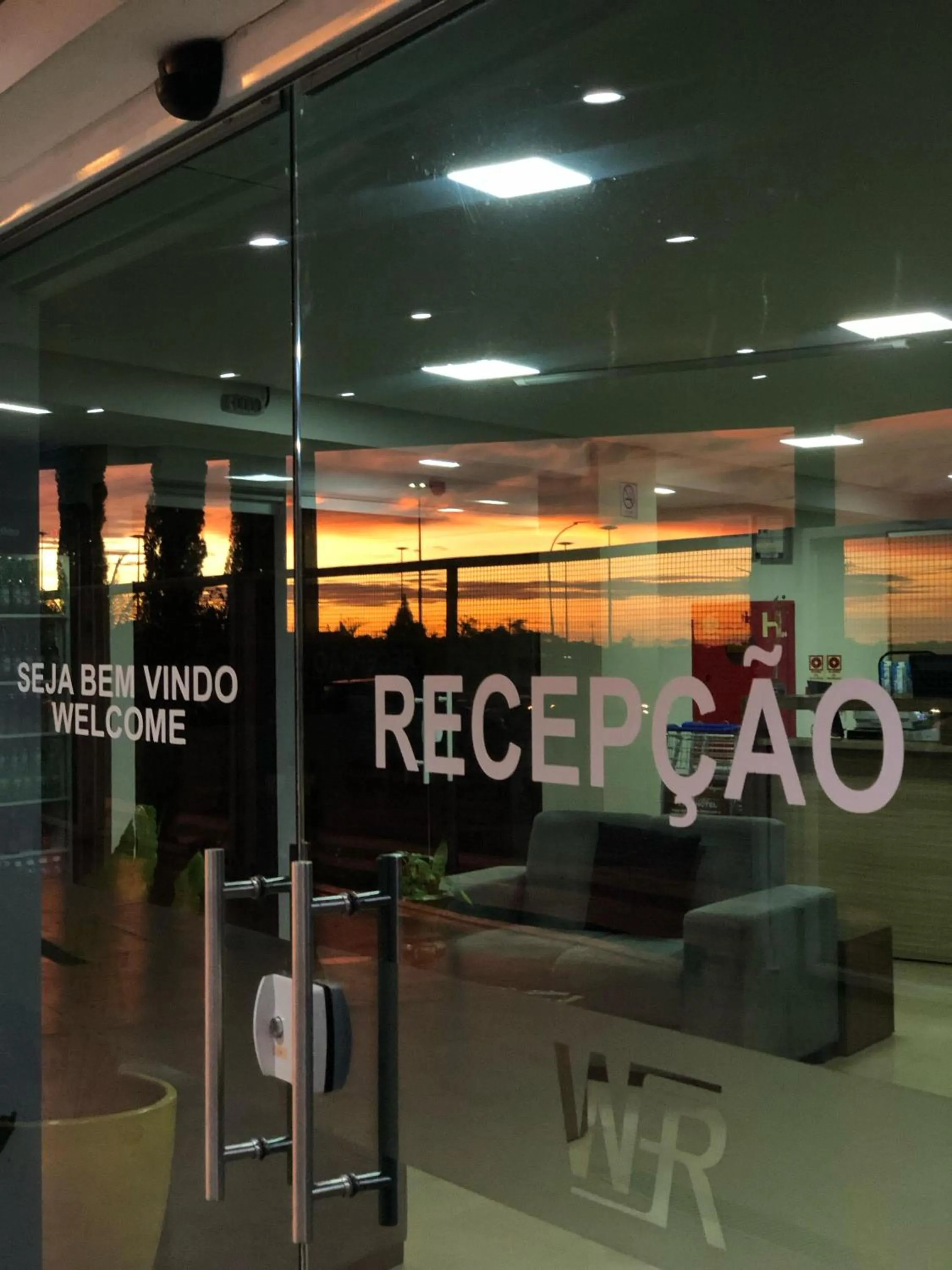 Facade/entrance in WR Confort Hotel Campo Grande