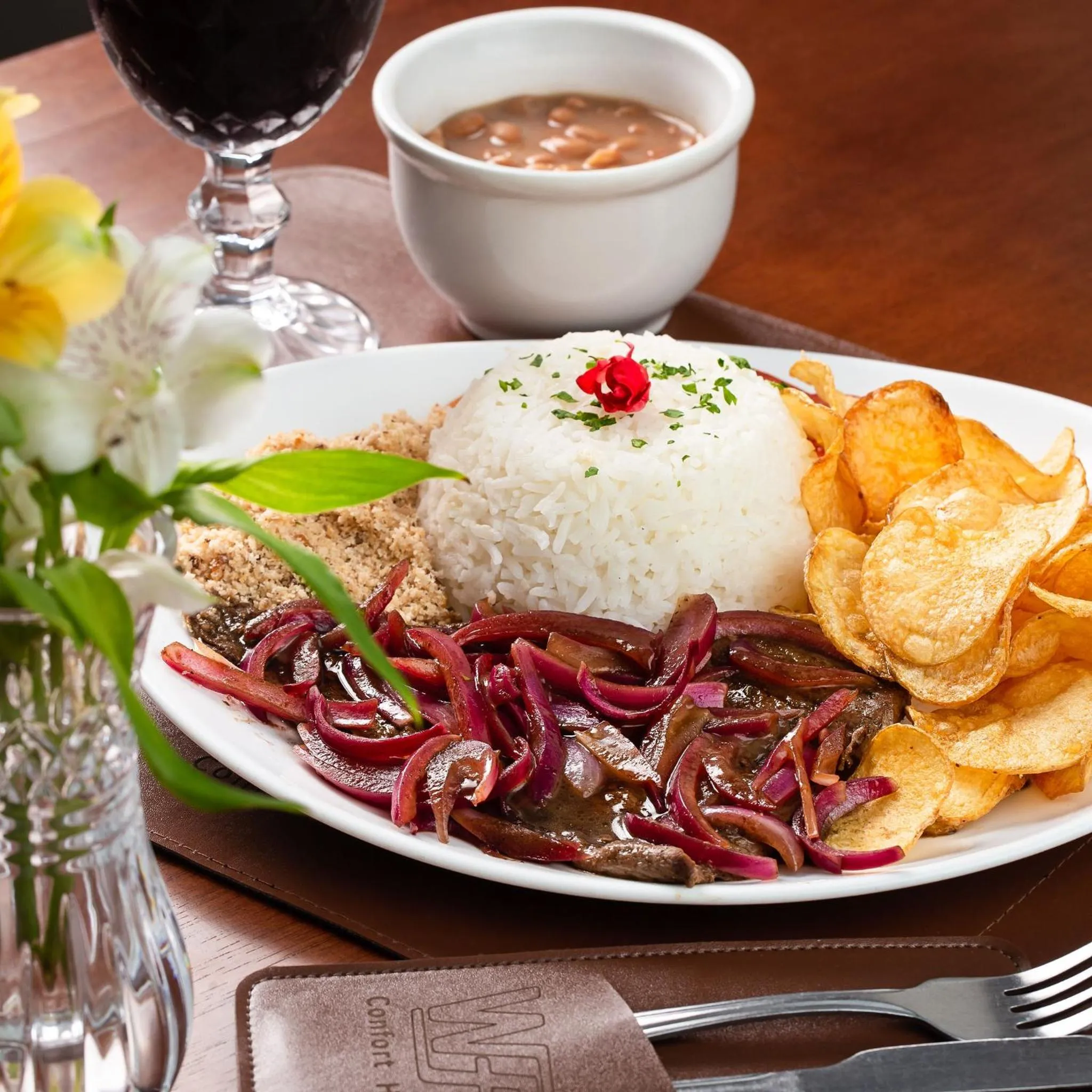 Restaurant/places to eat in WR Confort Hotel Campo Grande