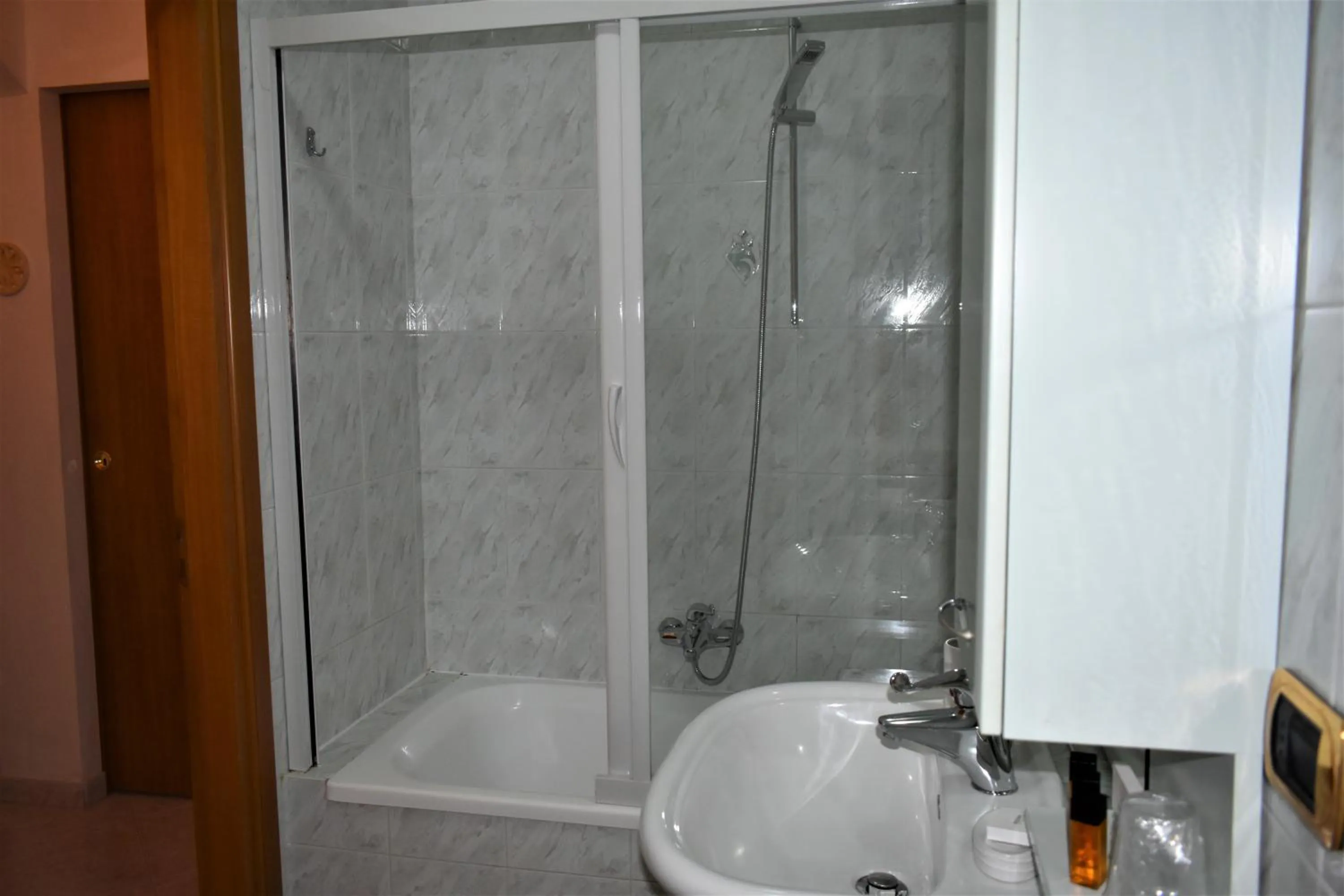 Shower in Nei Sassi da Nino