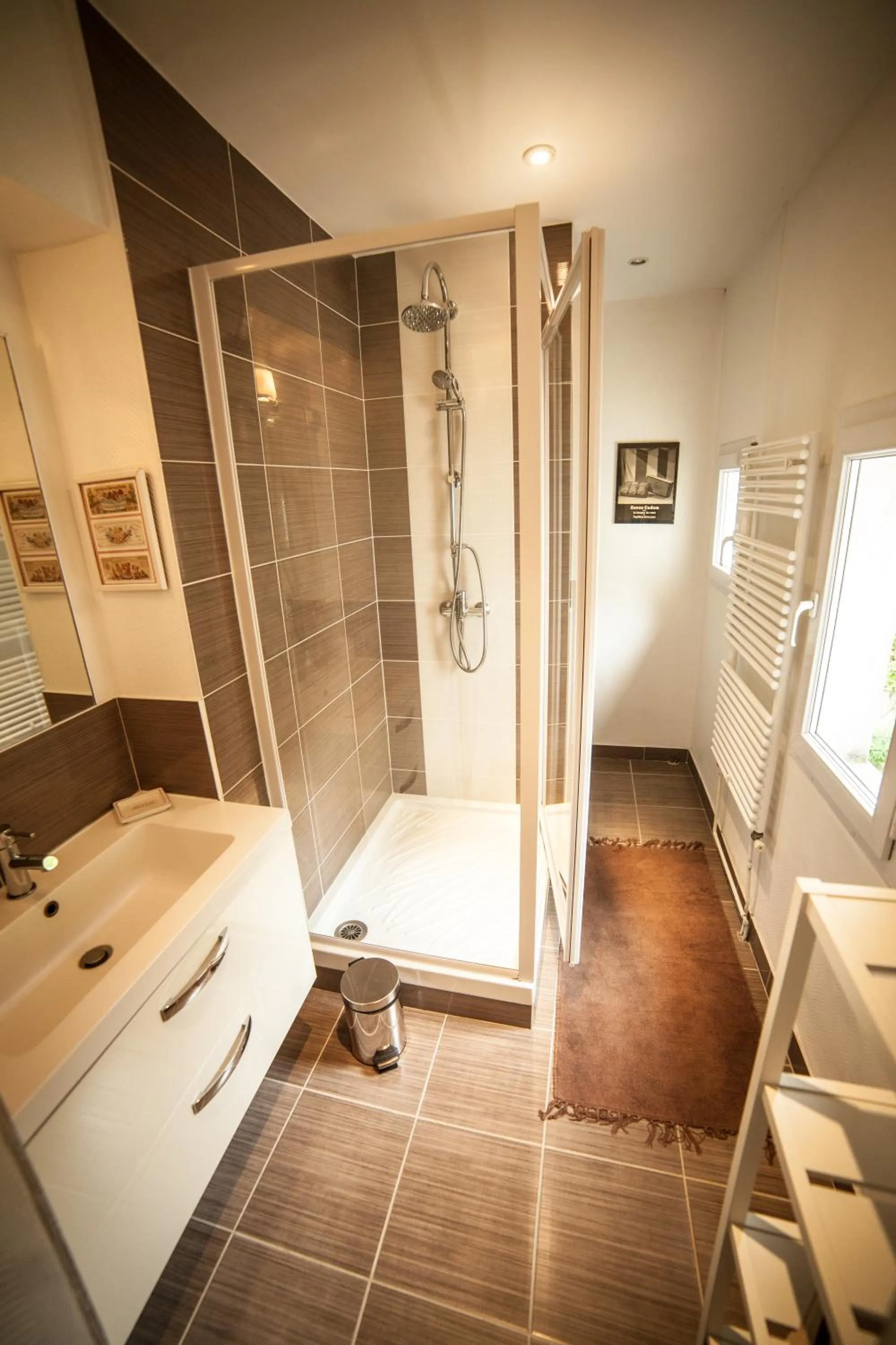 Shower in La Pause Angevine