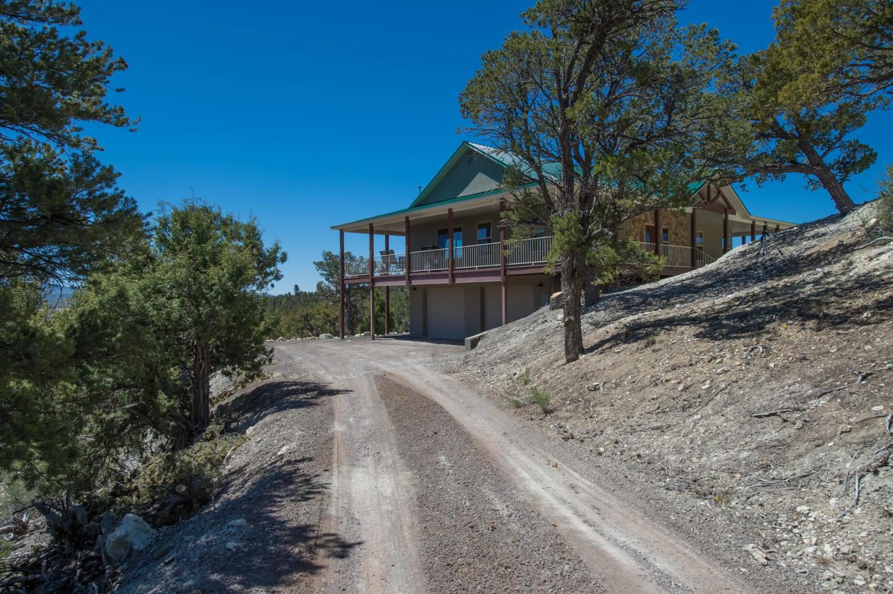 Property building in Ridgetop Hideaway