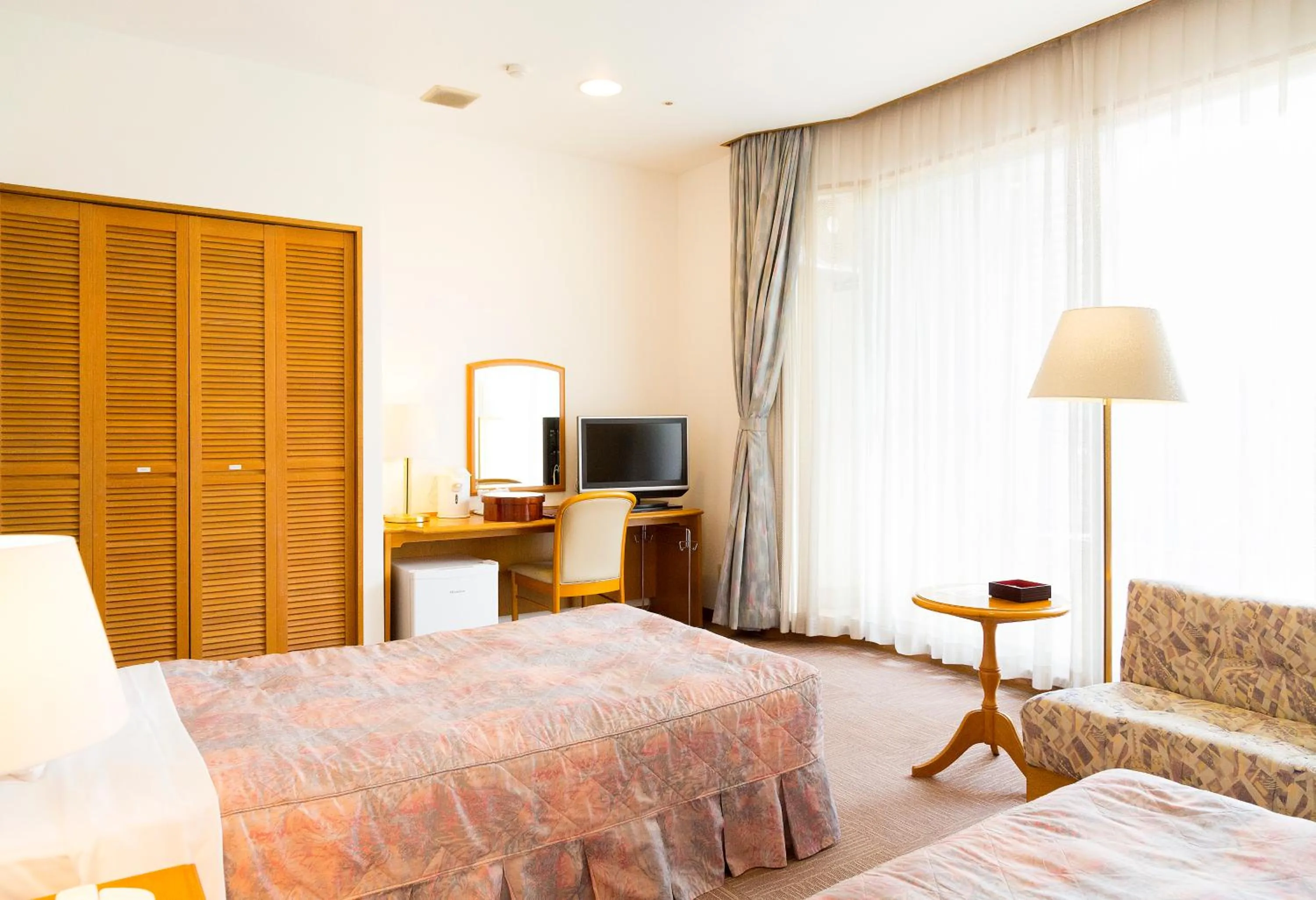 Photo of the whole room, Bed in Kobe Hotel Fruit Flower