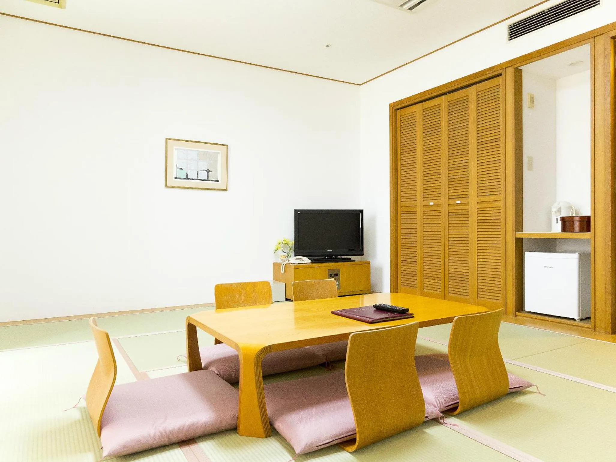 Photo of the whole room in Kobe Hotel Fruit Flower