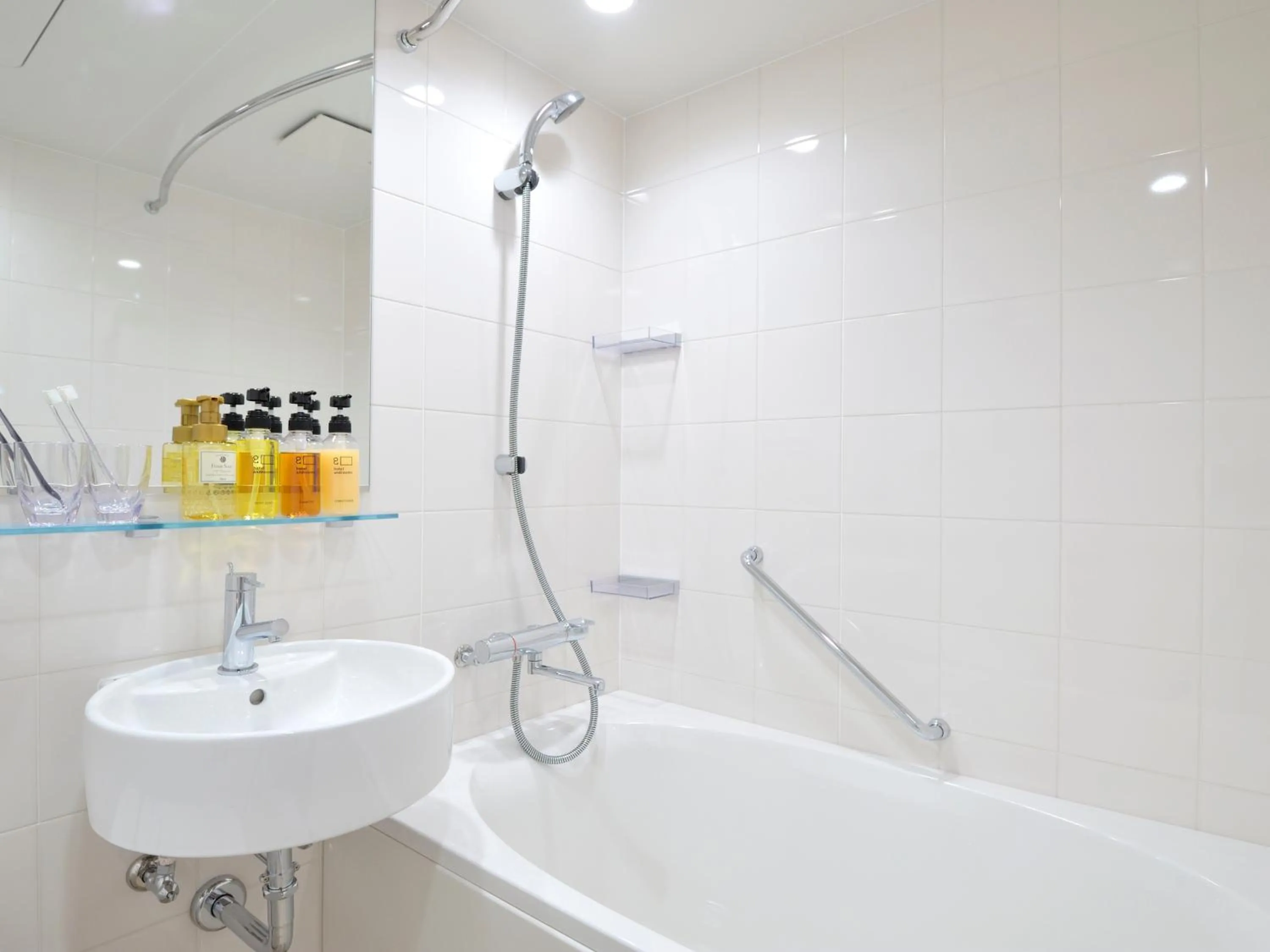 Bathroom in hotel androoms Osaka Hommachi