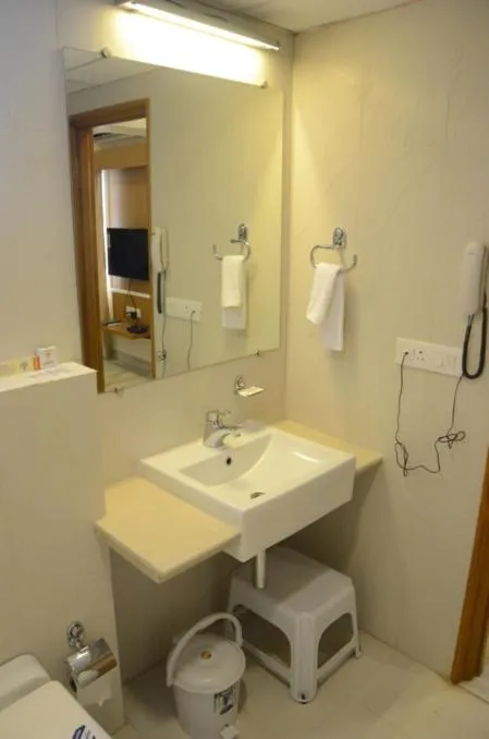 Bathroom in Hotel Yuvraj