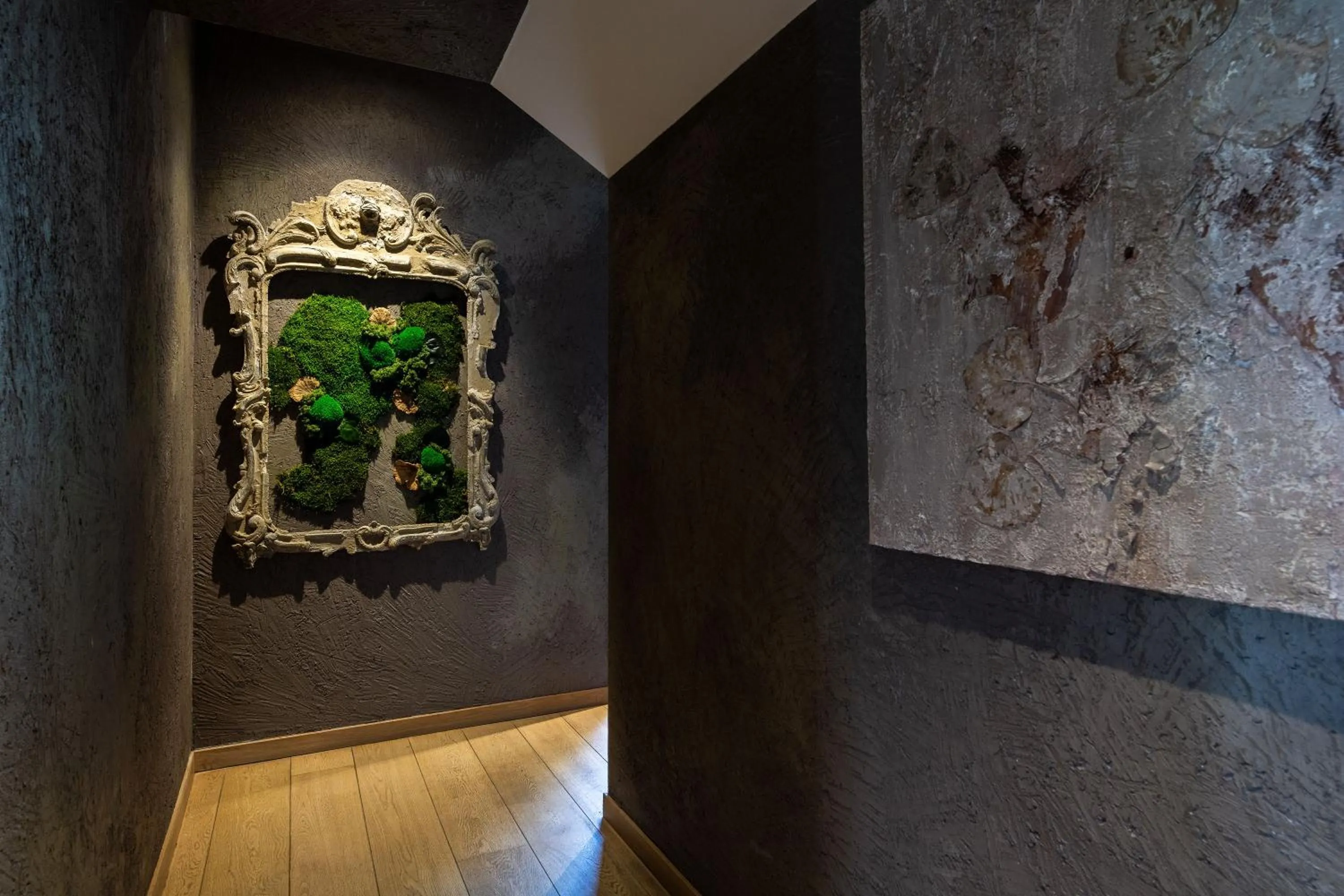 Decorative detail in Hotel Victoria - Maison Caerdinael