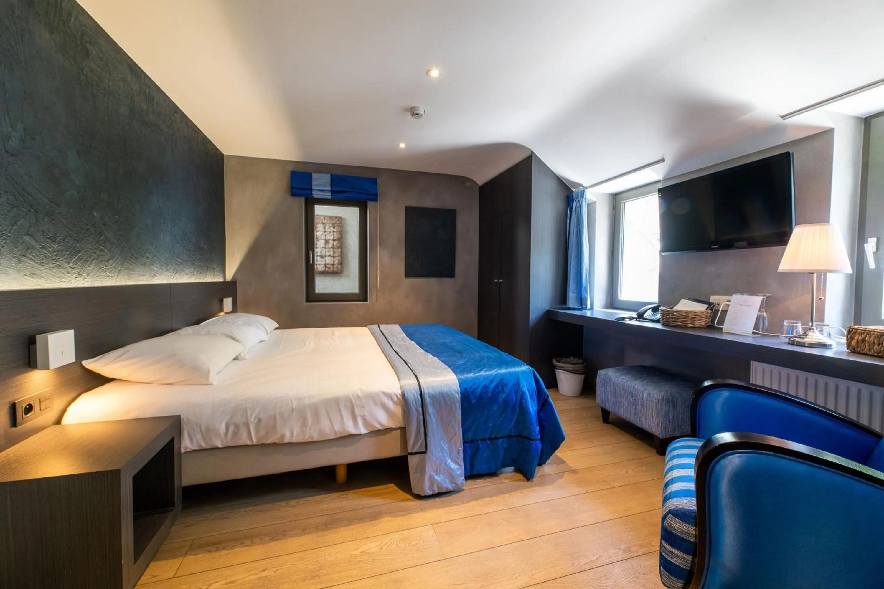 Photo of the whole room, Bed in Hotel Victoria - Maison Caerdinael