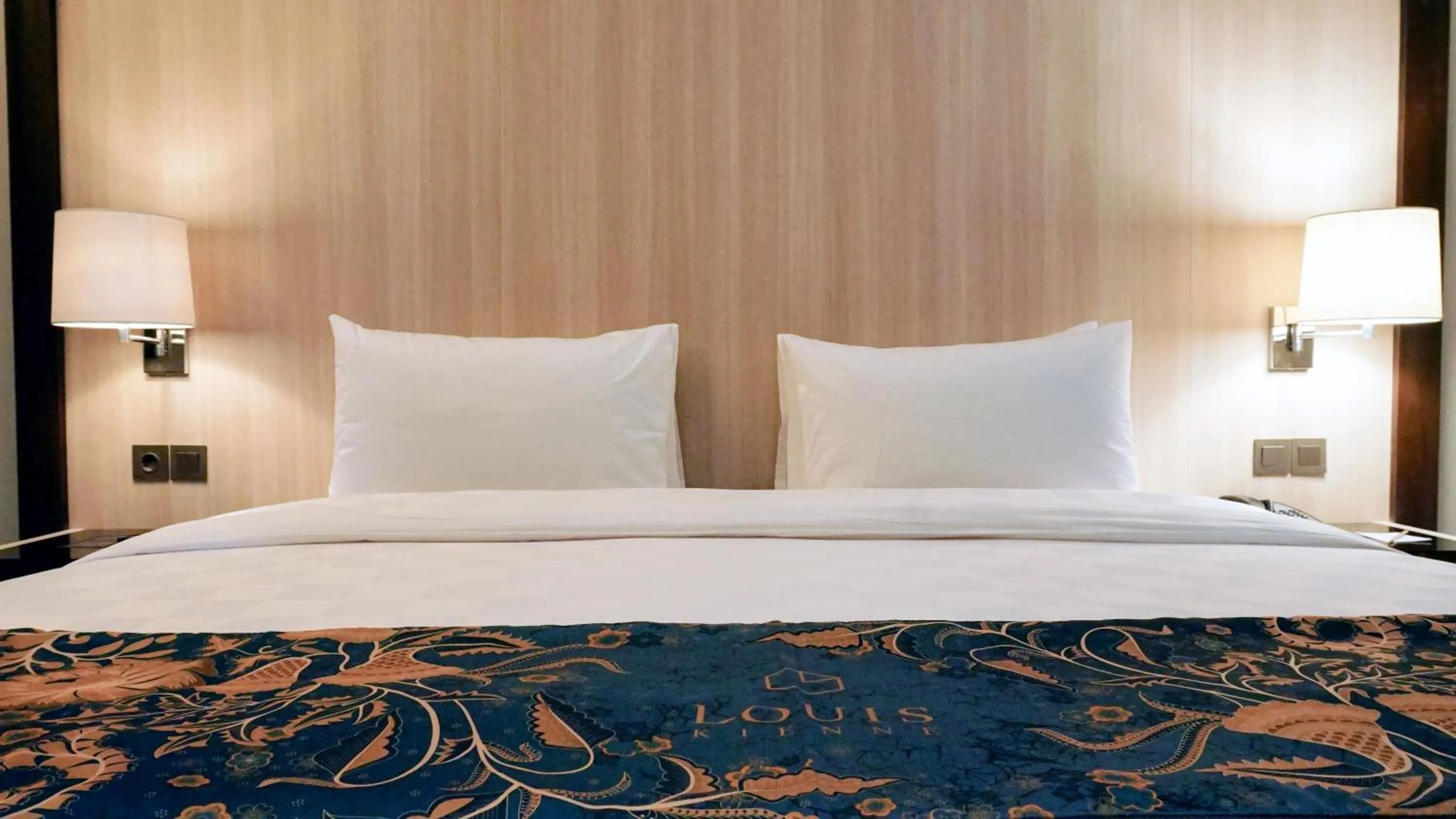 Bed in Louis Kienne Hotel Pandanaran