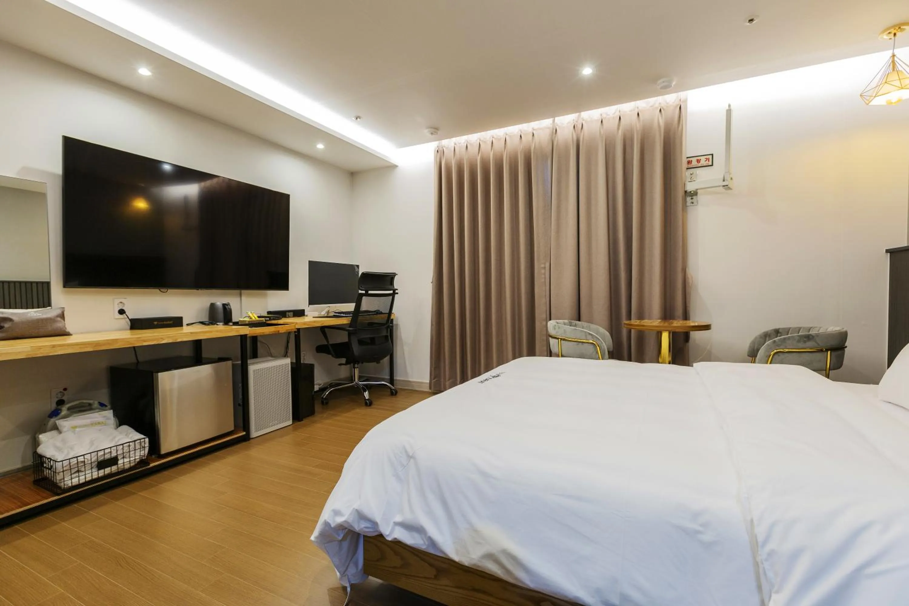 Bed in Choeup Karat Hotel