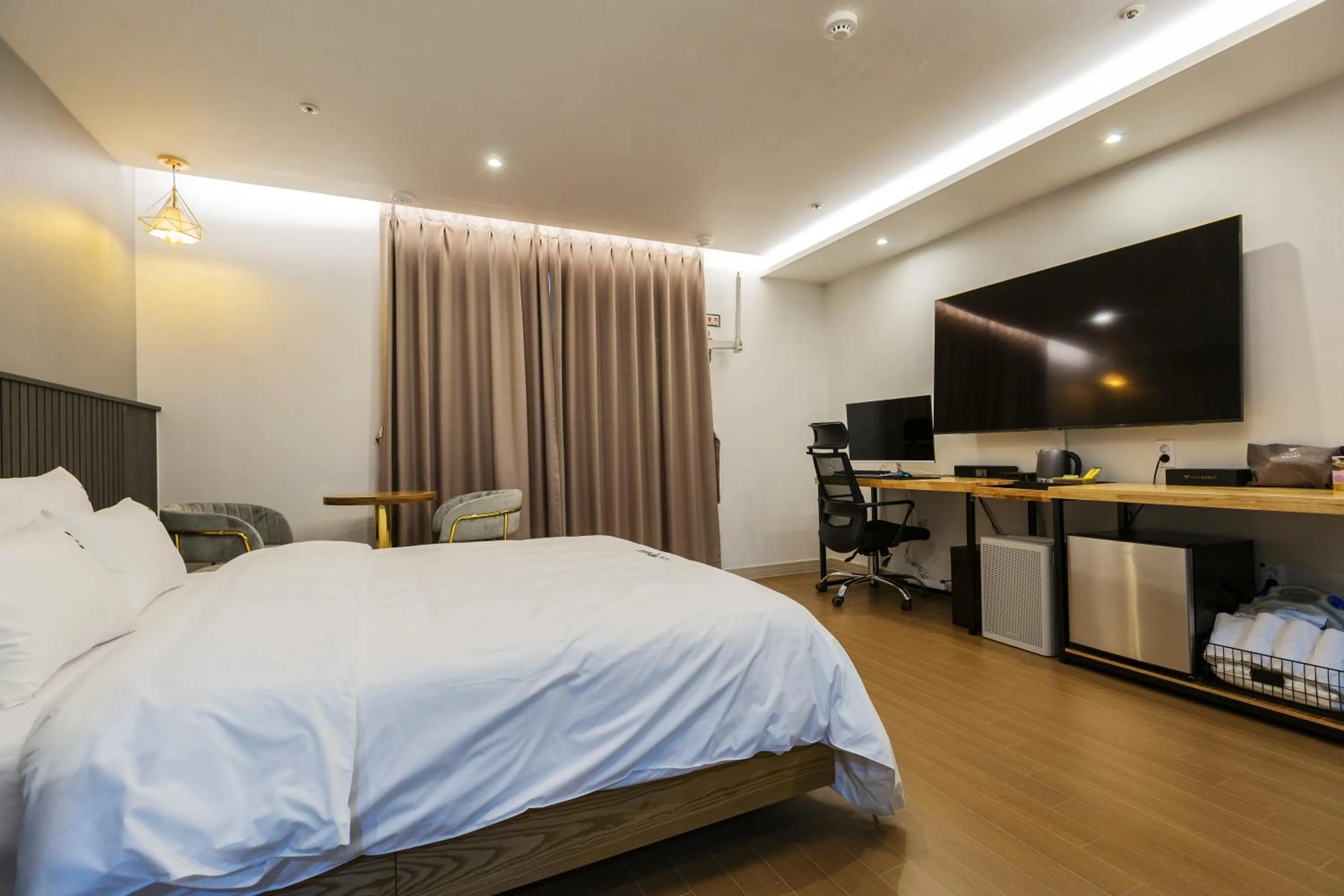 Bed in Choeup Karat Hotel