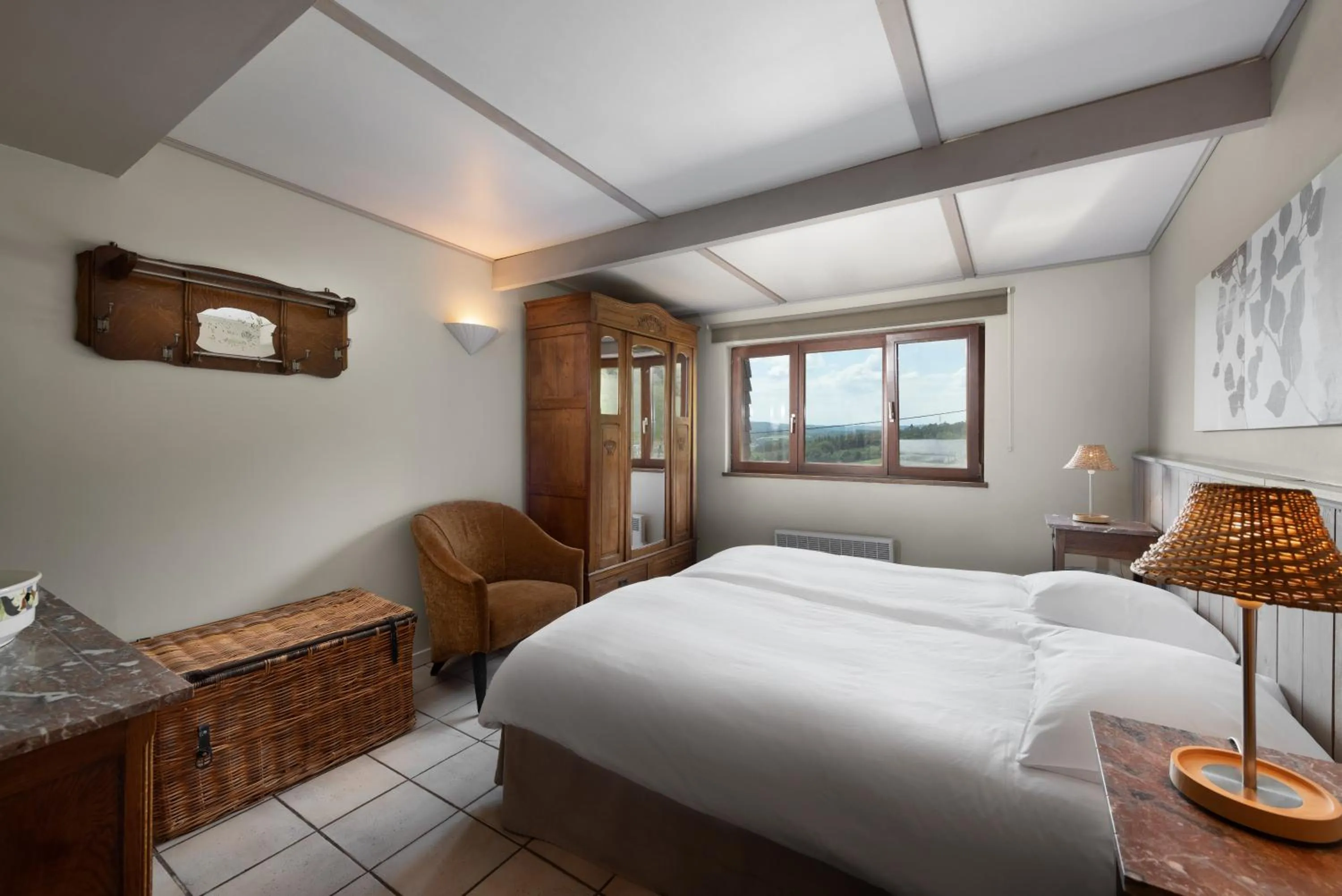 Bedroom, Bed in Hotel Aux Ecuries De La Reine