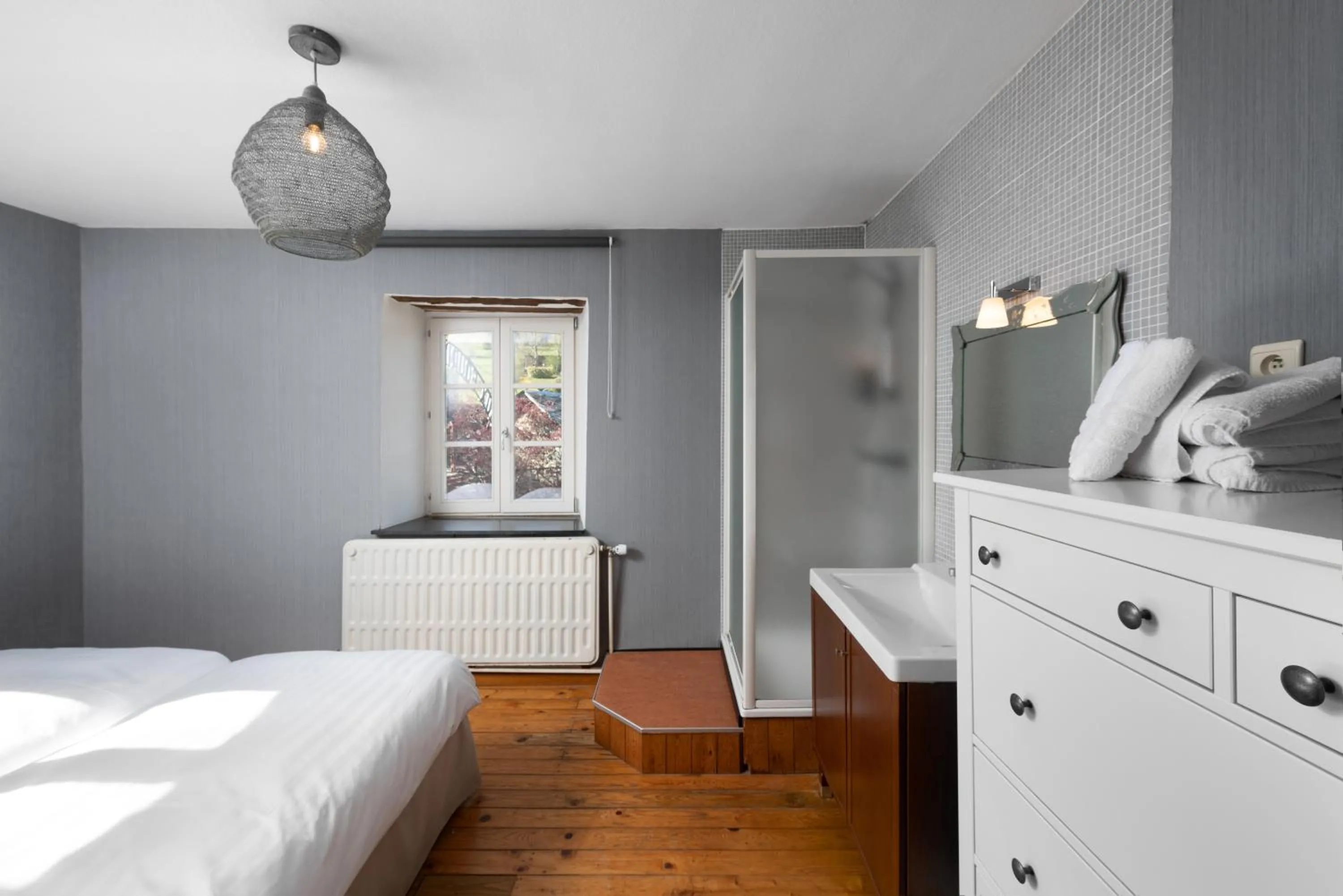 Bedroom, Bed in Hotel Aux Ecuries De La Reine