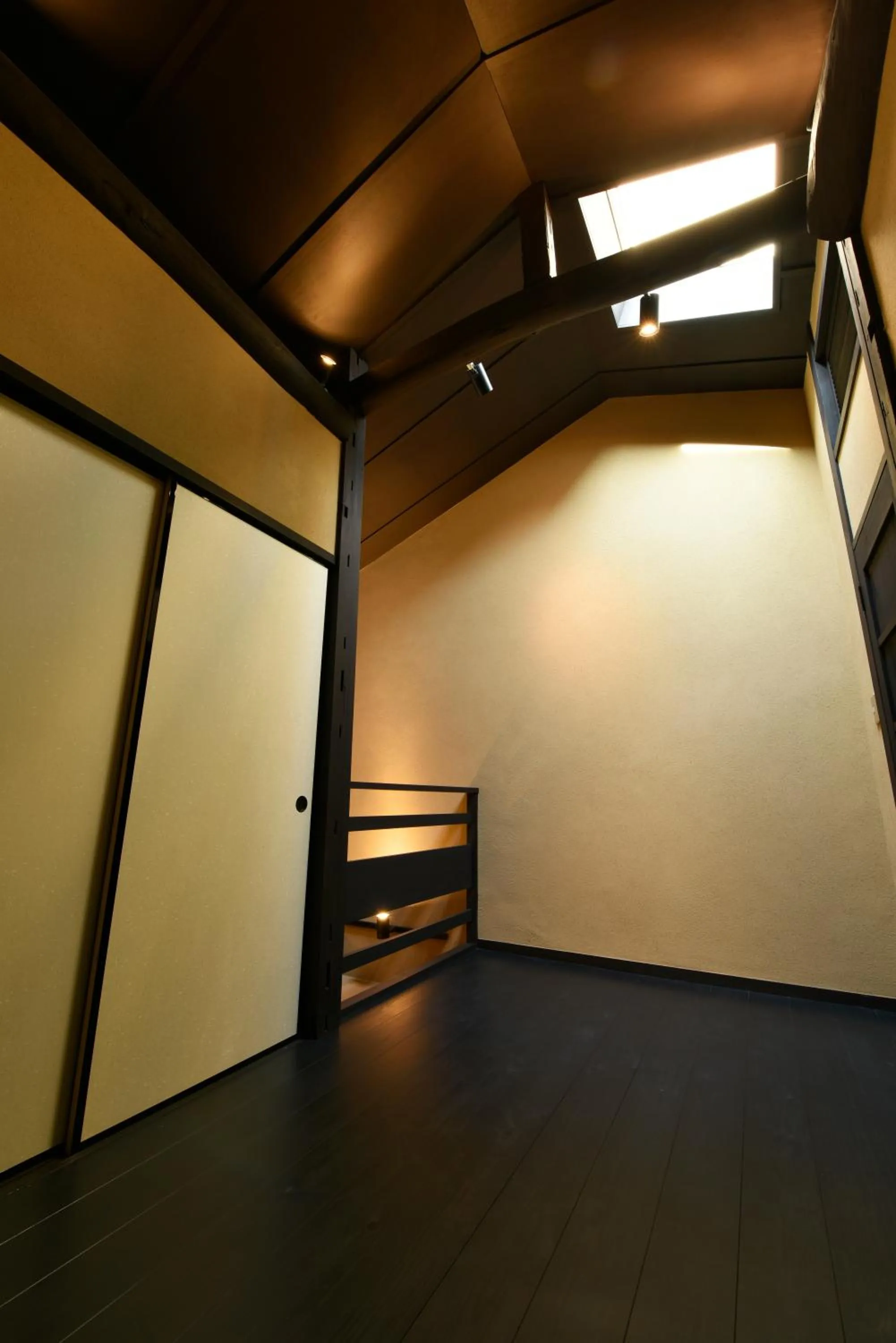 Property building in Kuraya Kamigojocho