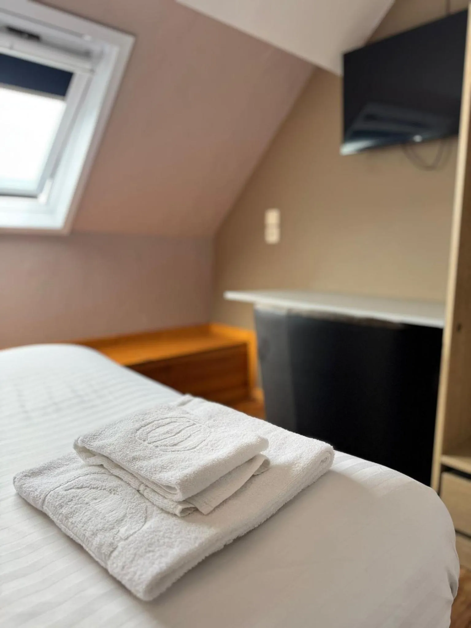 Bed in Family Hôtel