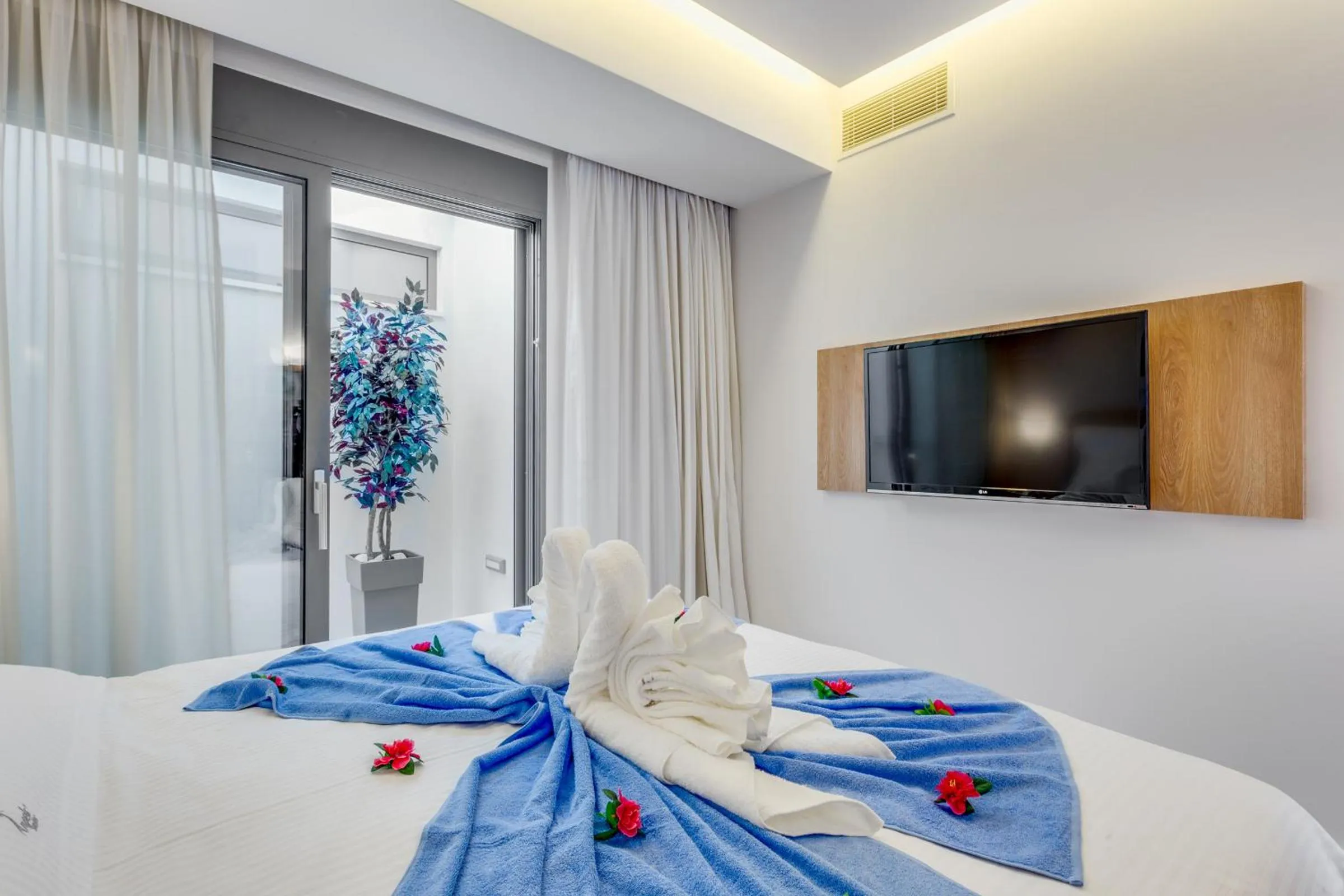 Day, Bed in Angels Suites