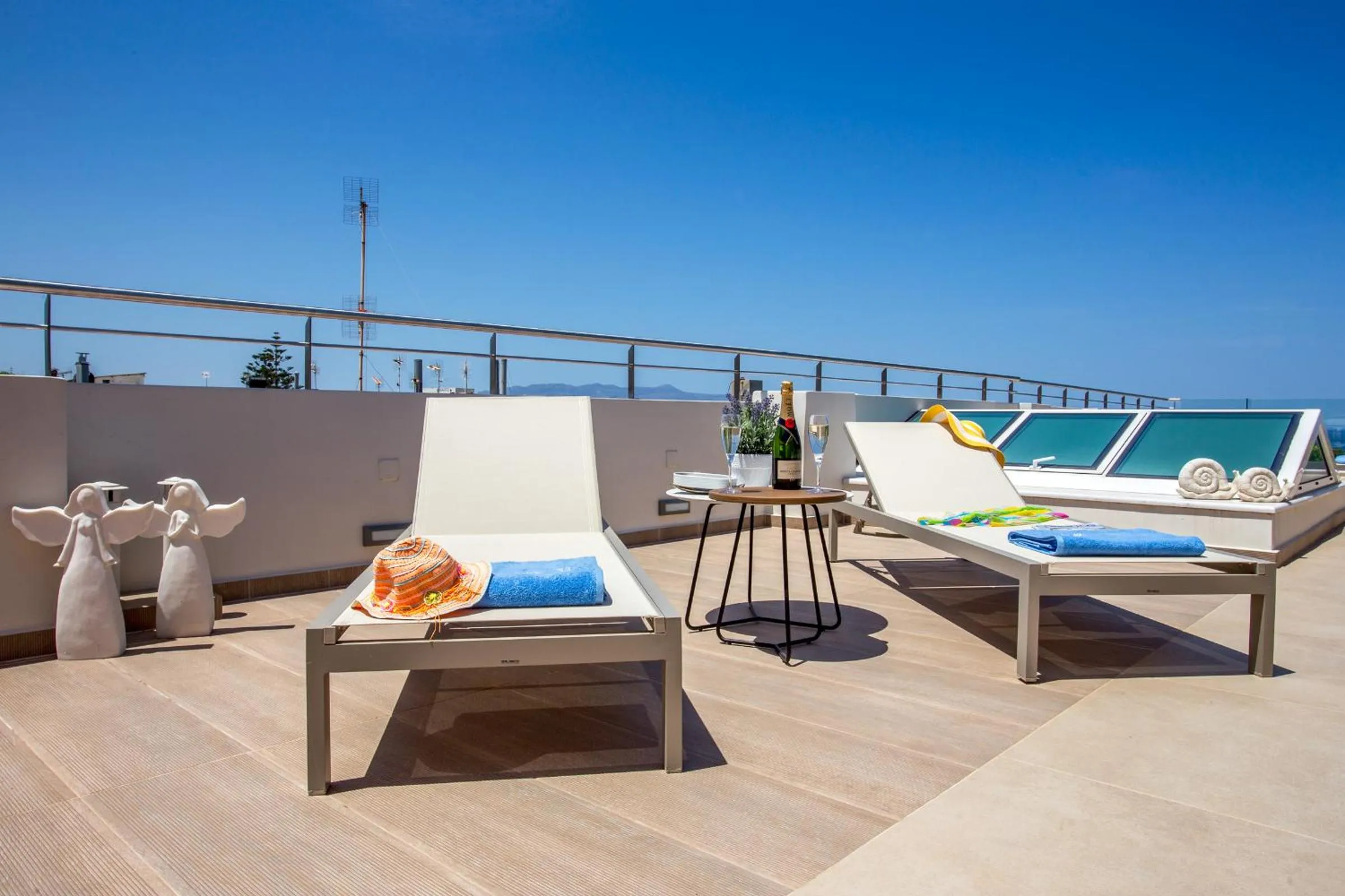 Day in Angels Suites