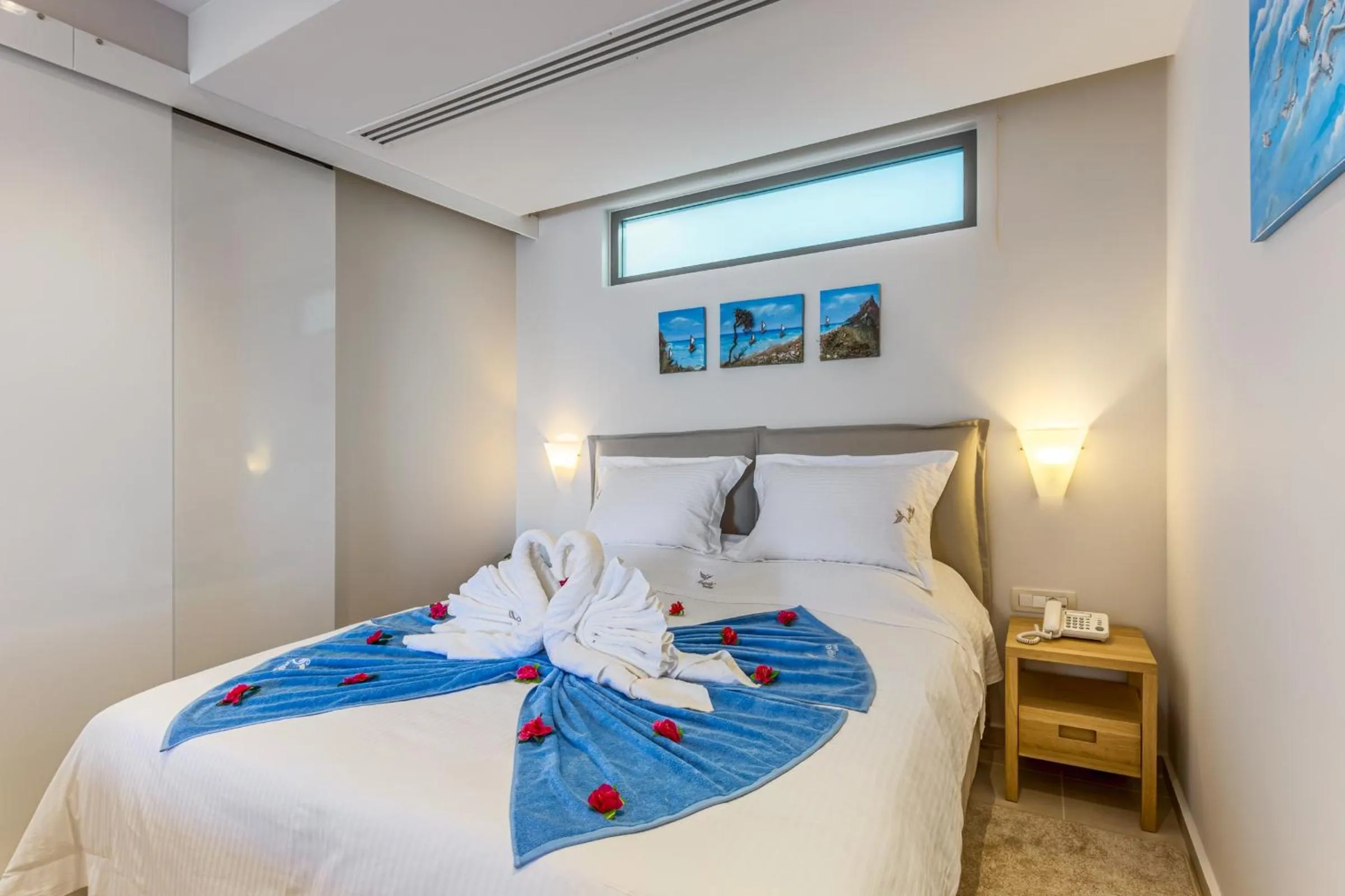 Day, Bed in Angels Suites