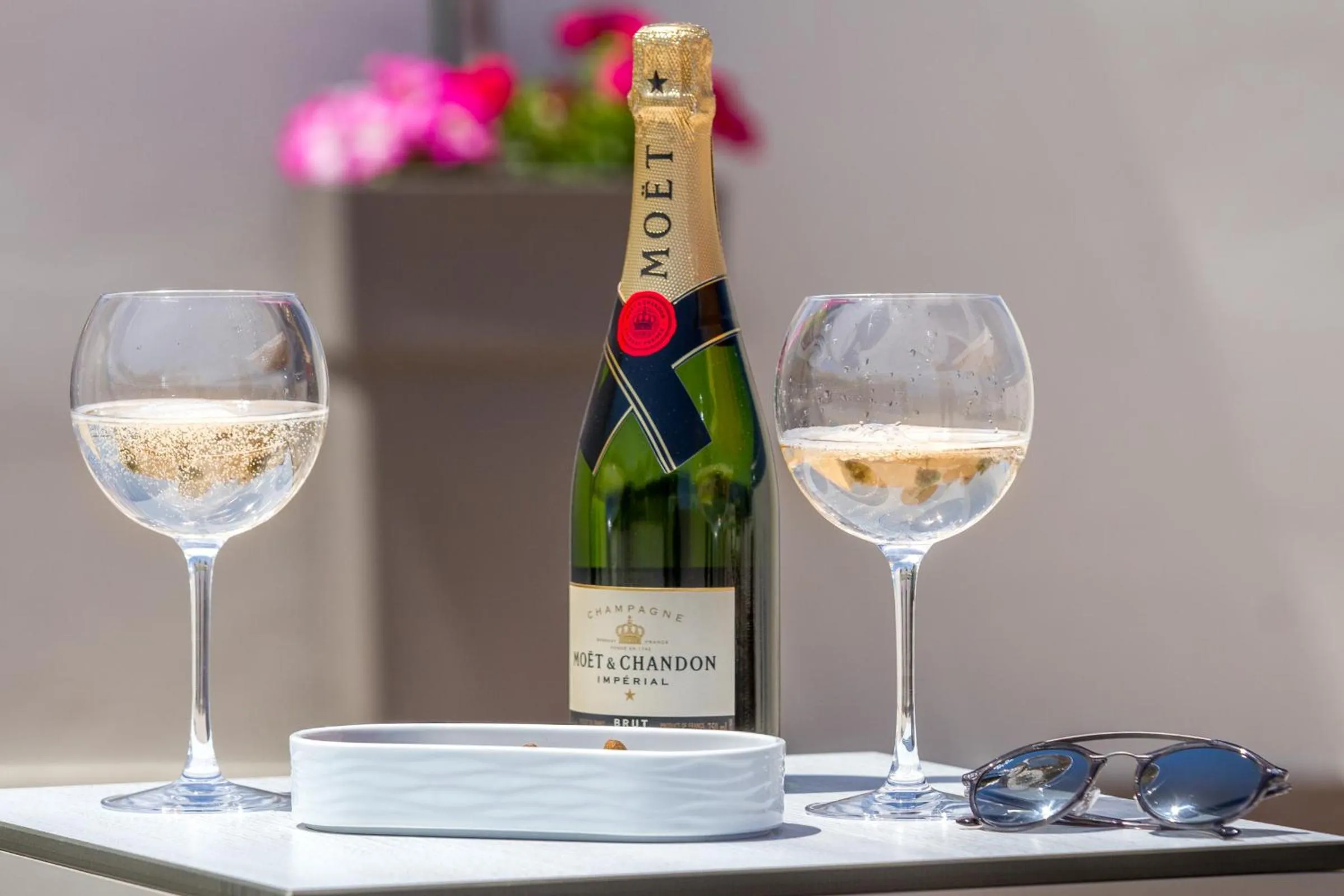 Day in Angels Suites