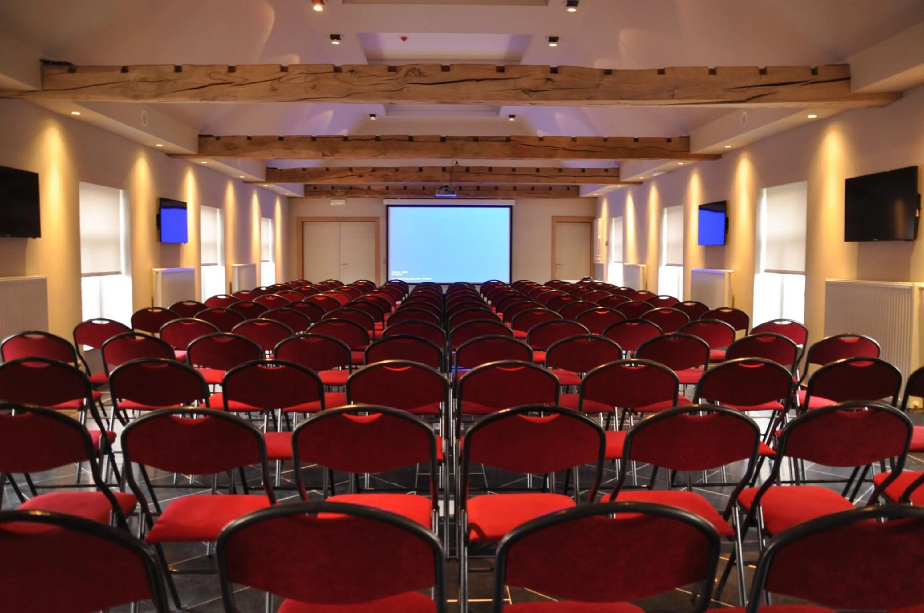 Meeting/conference room in Aparthotel Le Manoir du Capitaine