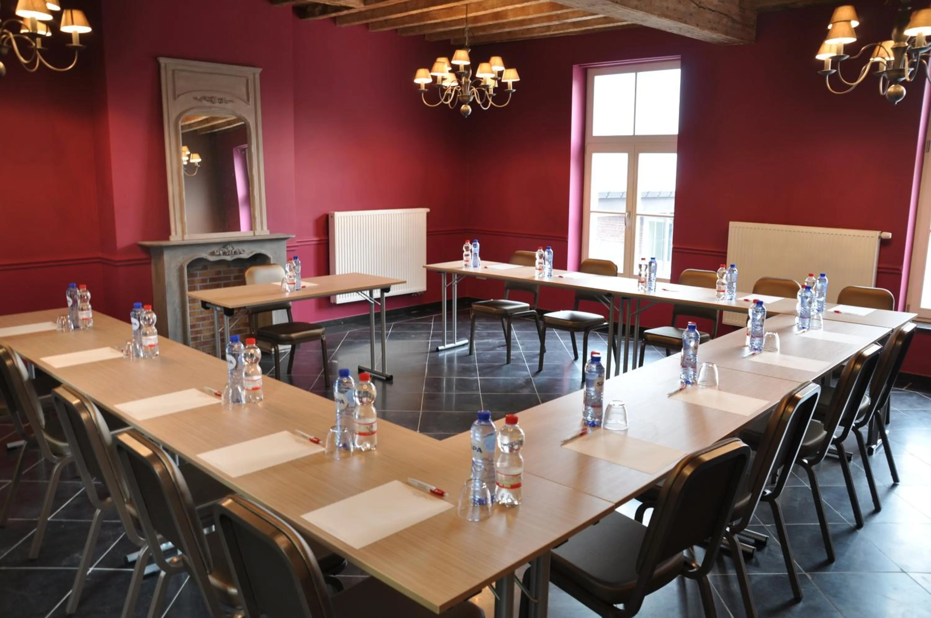 Meeting/conference room in Aparthotel Le Manoir du Capitaine