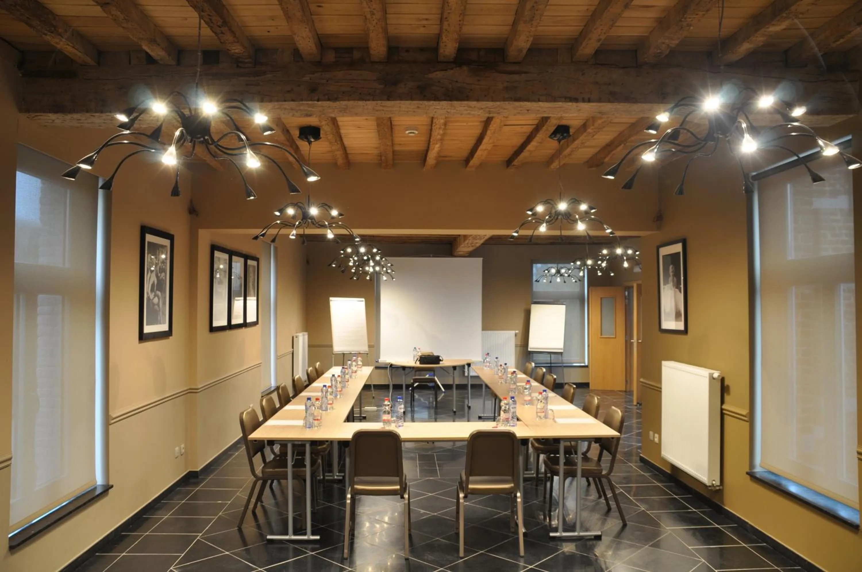 Meeting/conference room in Aparthotel Le Manoir du Capitaine