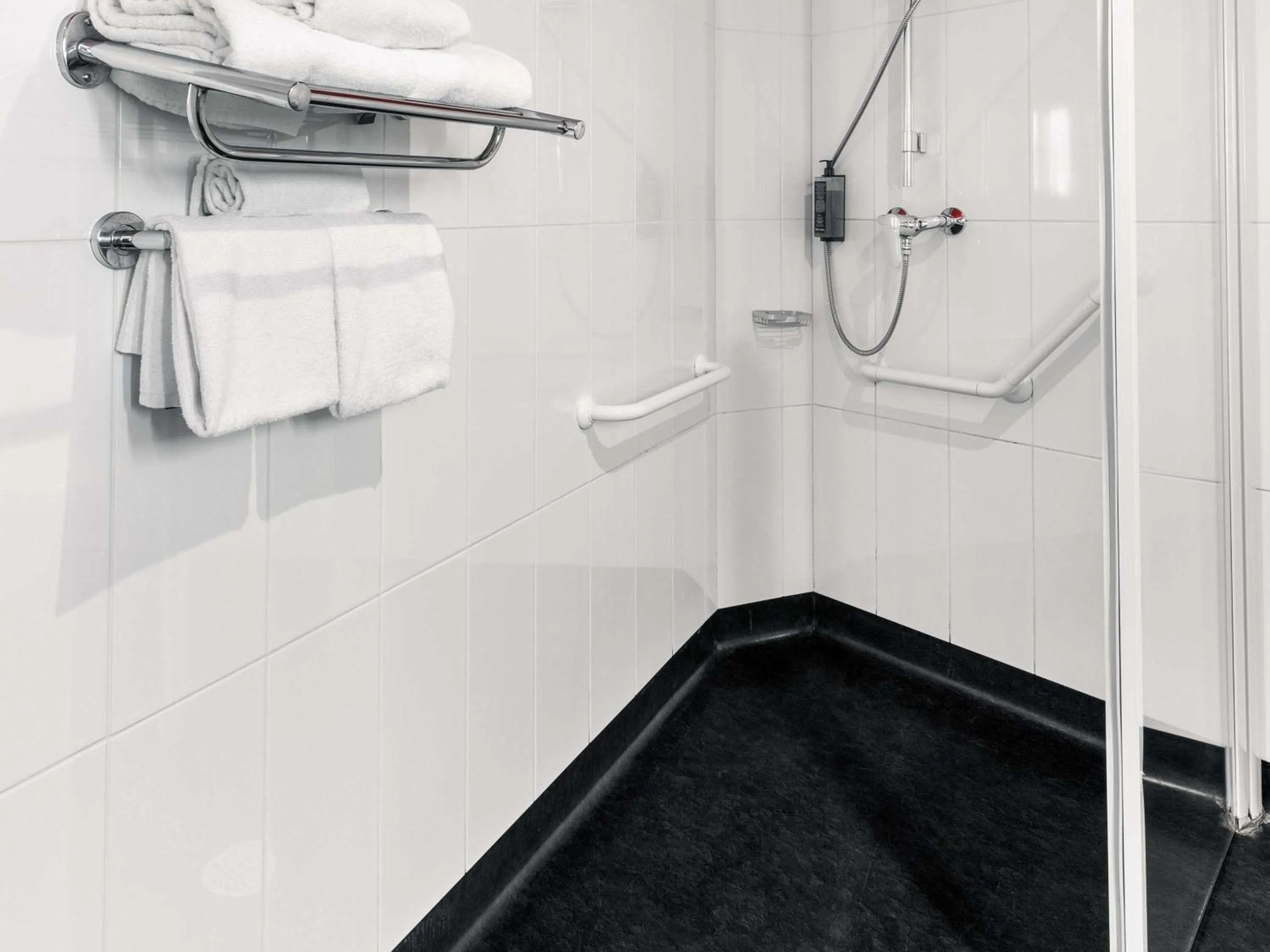 Bedroom in ibis Styles Vannes Gare Centre