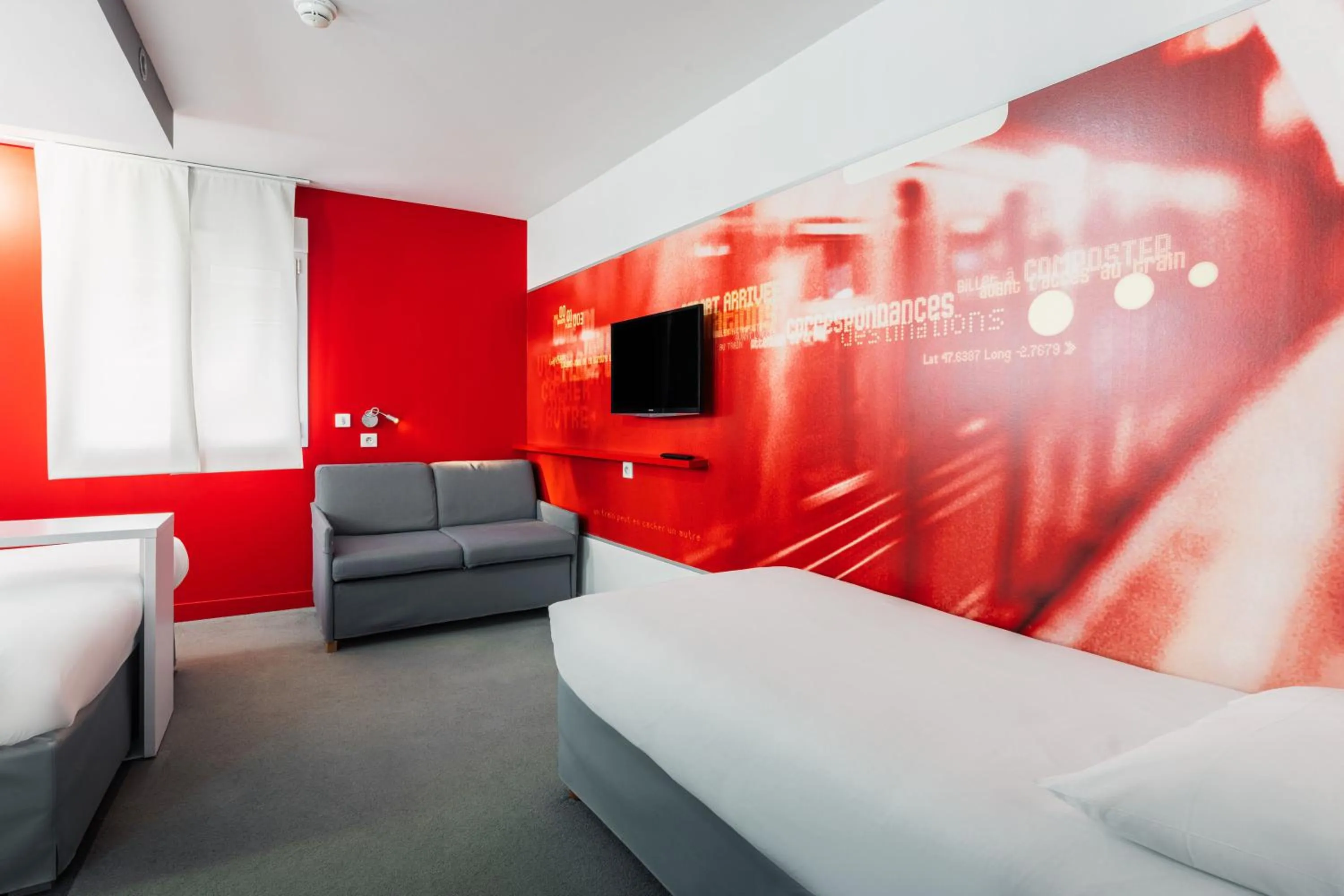 Family, Bed in ibis Styles Vannes Gare Centre