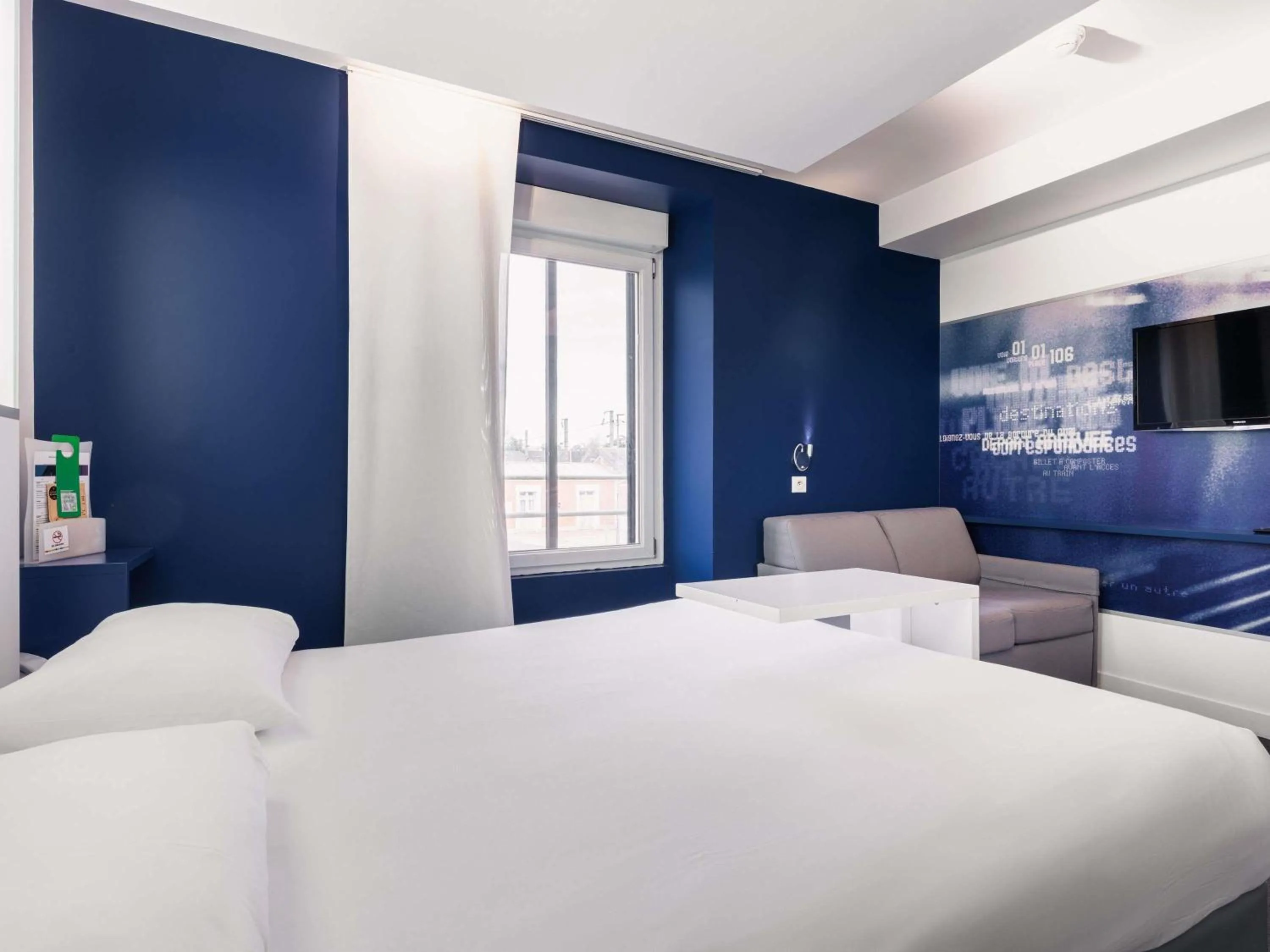 Bedroom, Bed in ibis Styles Vannes Gare Centre