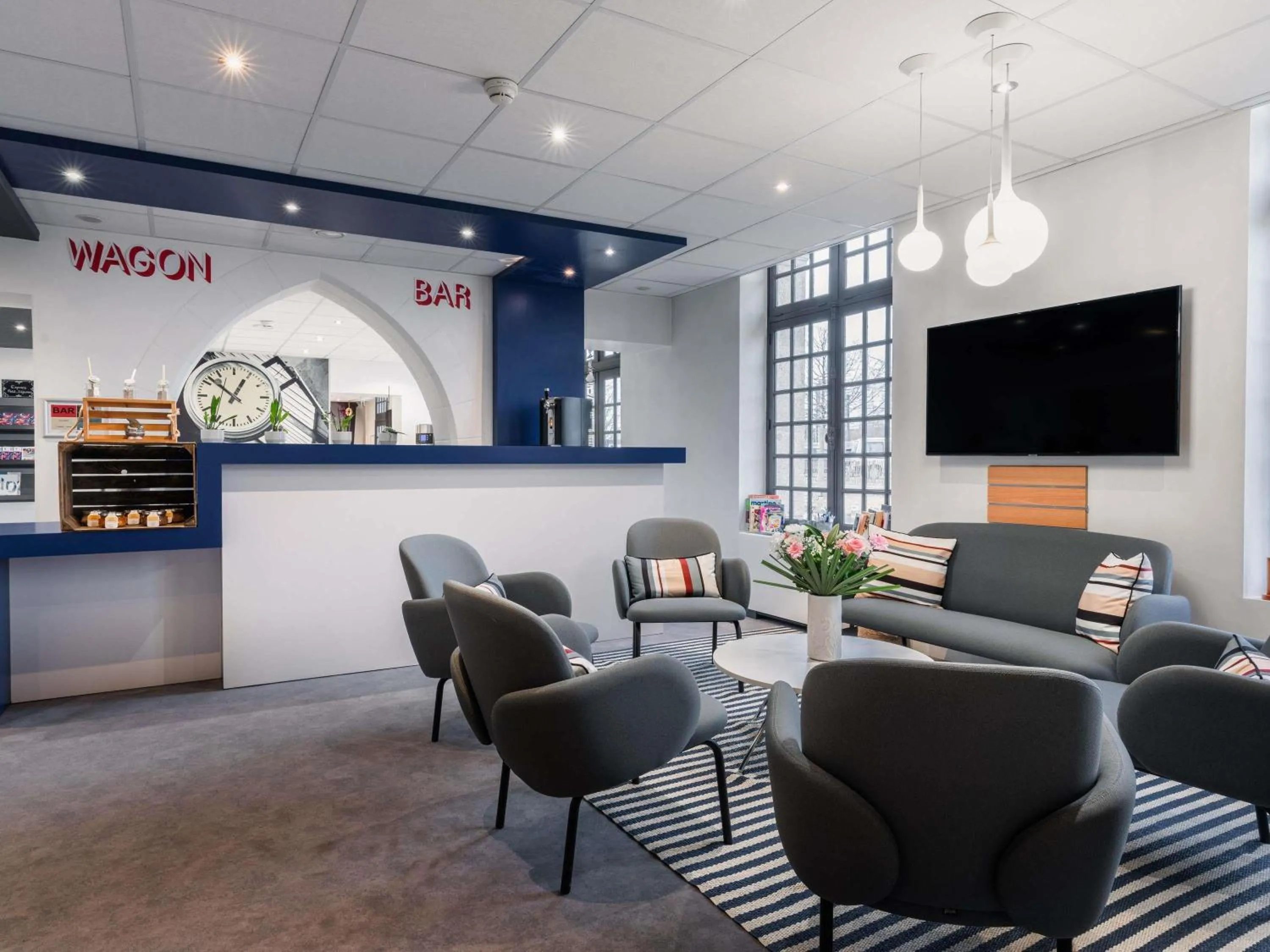 Lounge or bar in ibis Styles Vannes Gare Centre