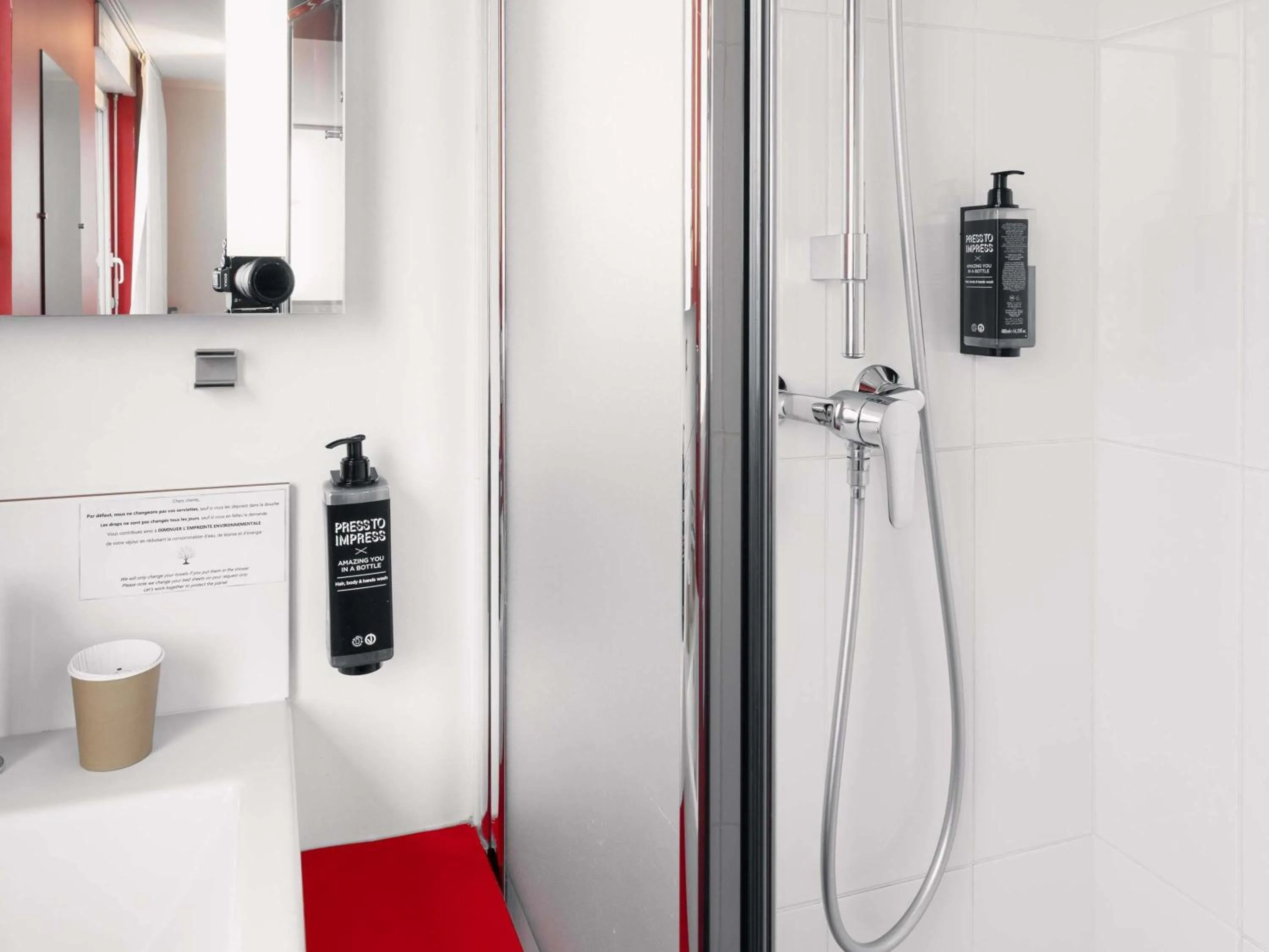 Bedroom in ibis Styles Vannes Gare Centre