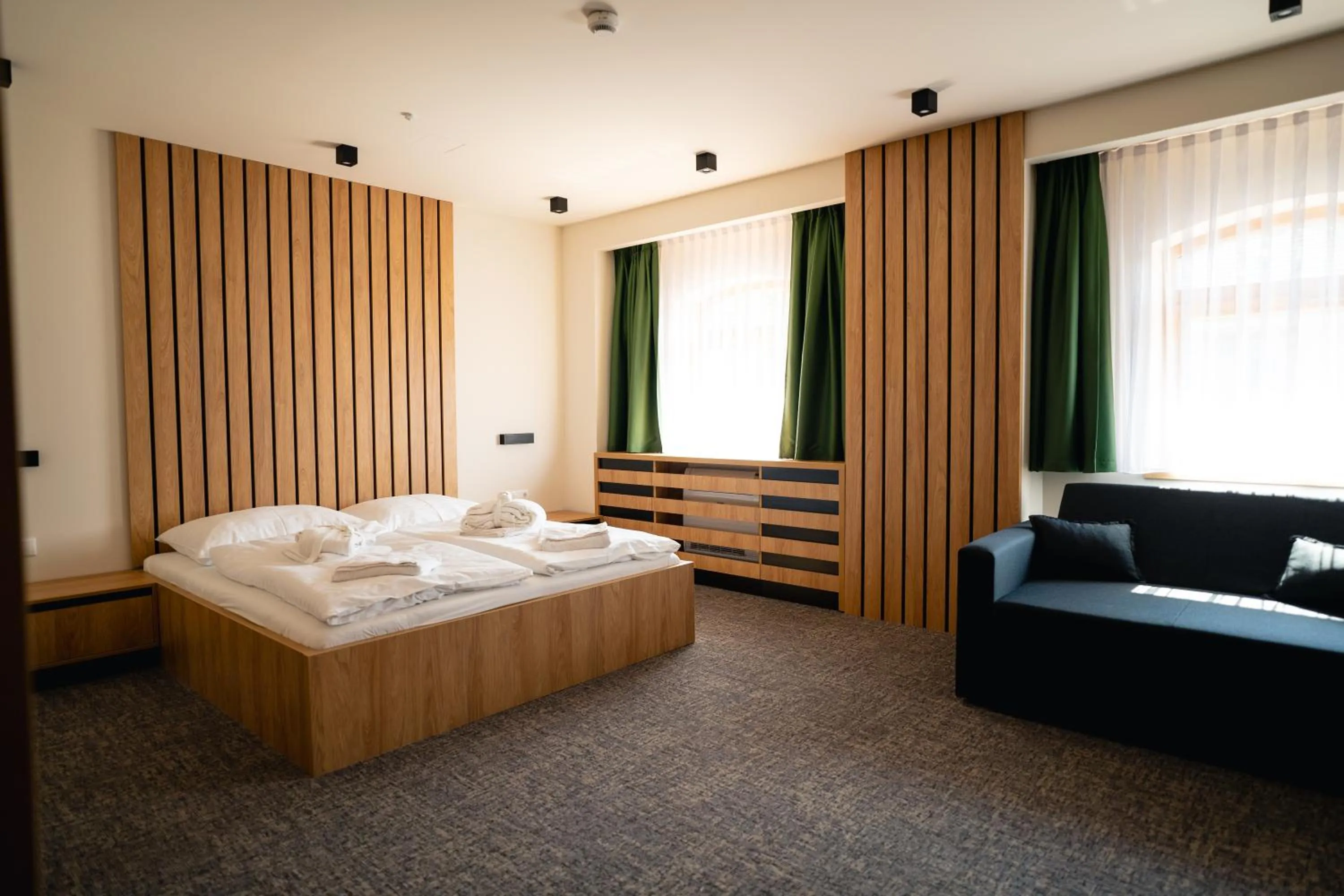 Bedroom, Bed in Hunor Hotel és Étterem