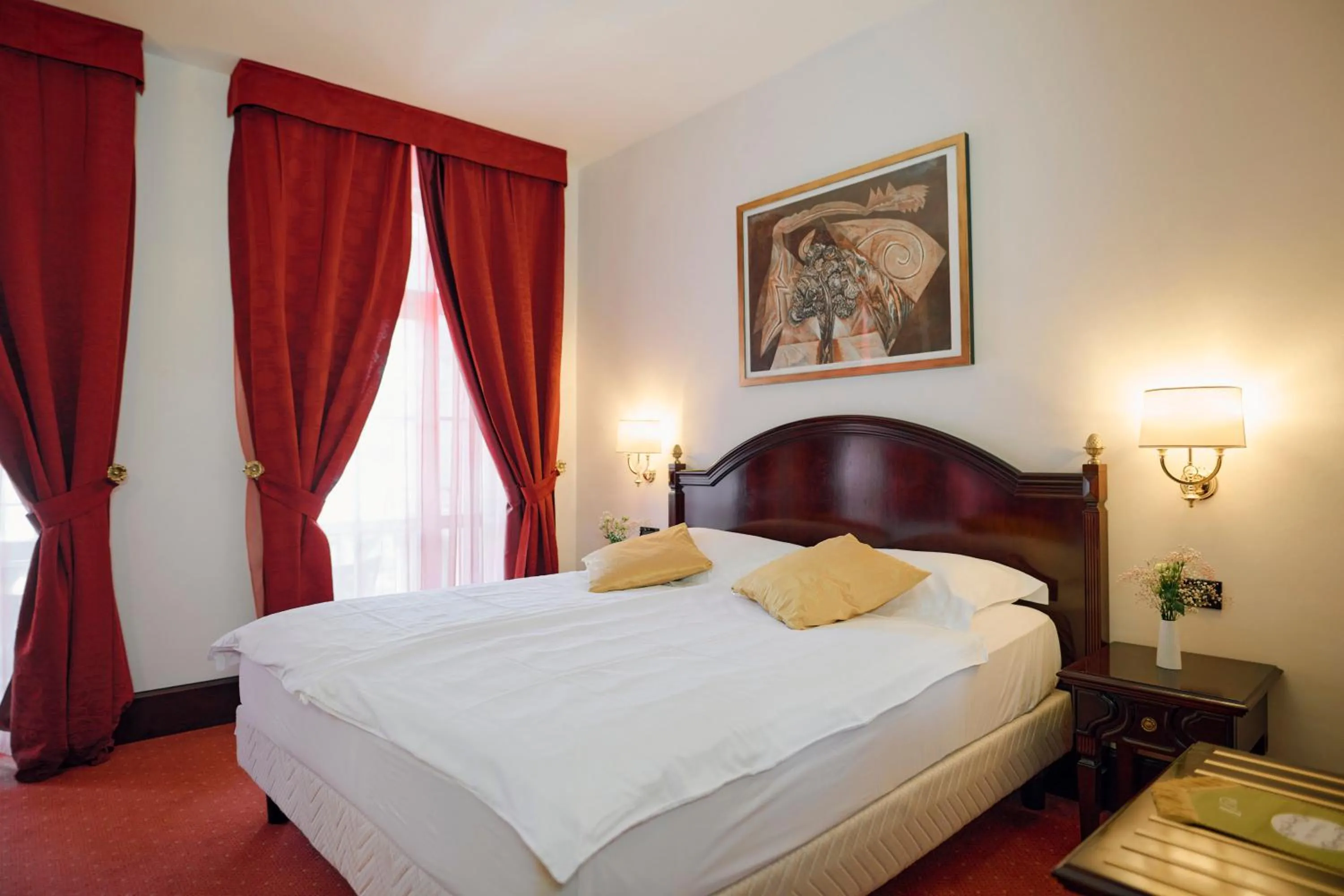 Bed in Arbiana Heritage Hotel
