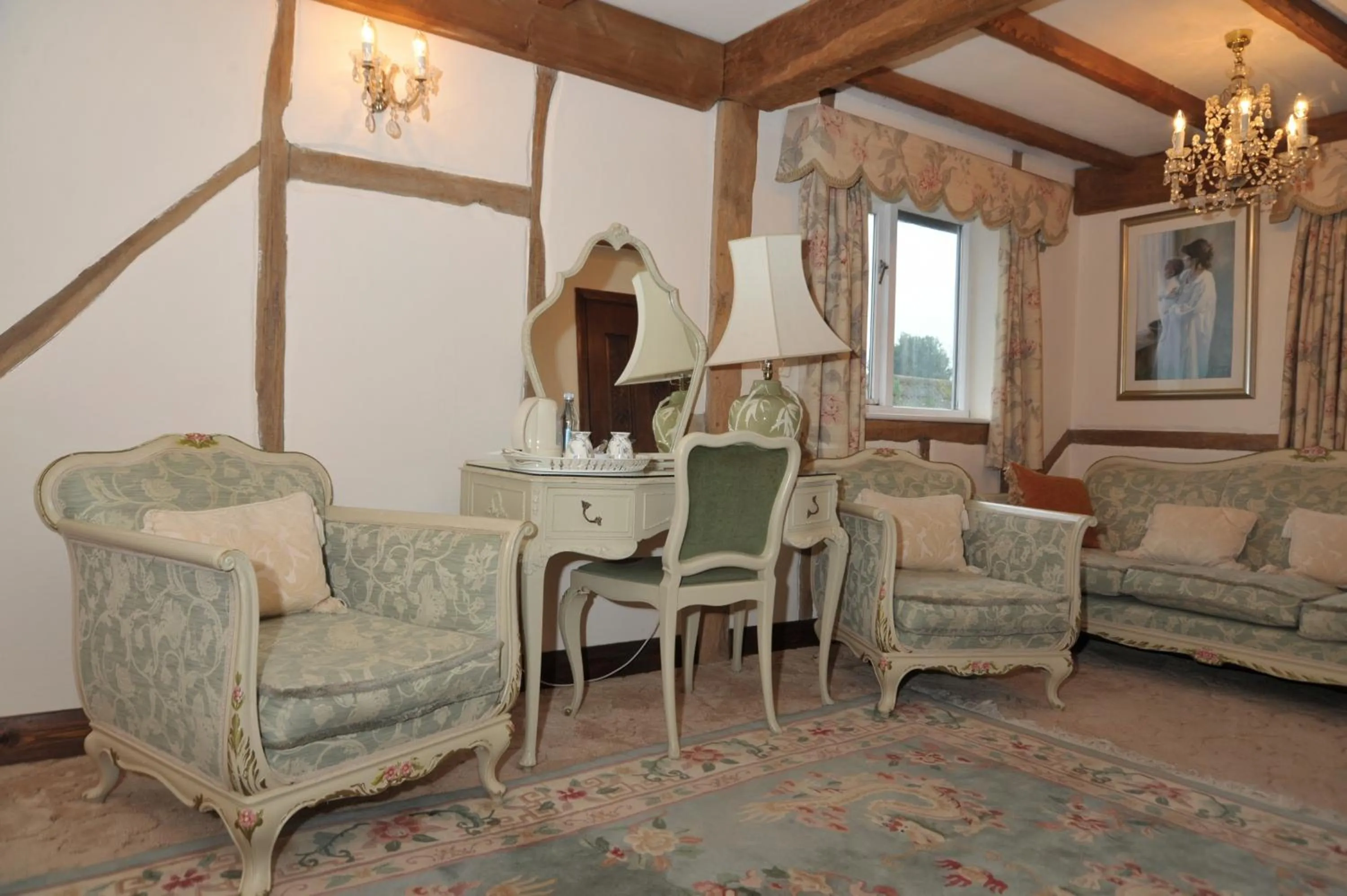 Photo of the whole room in The Inglenook Hotel