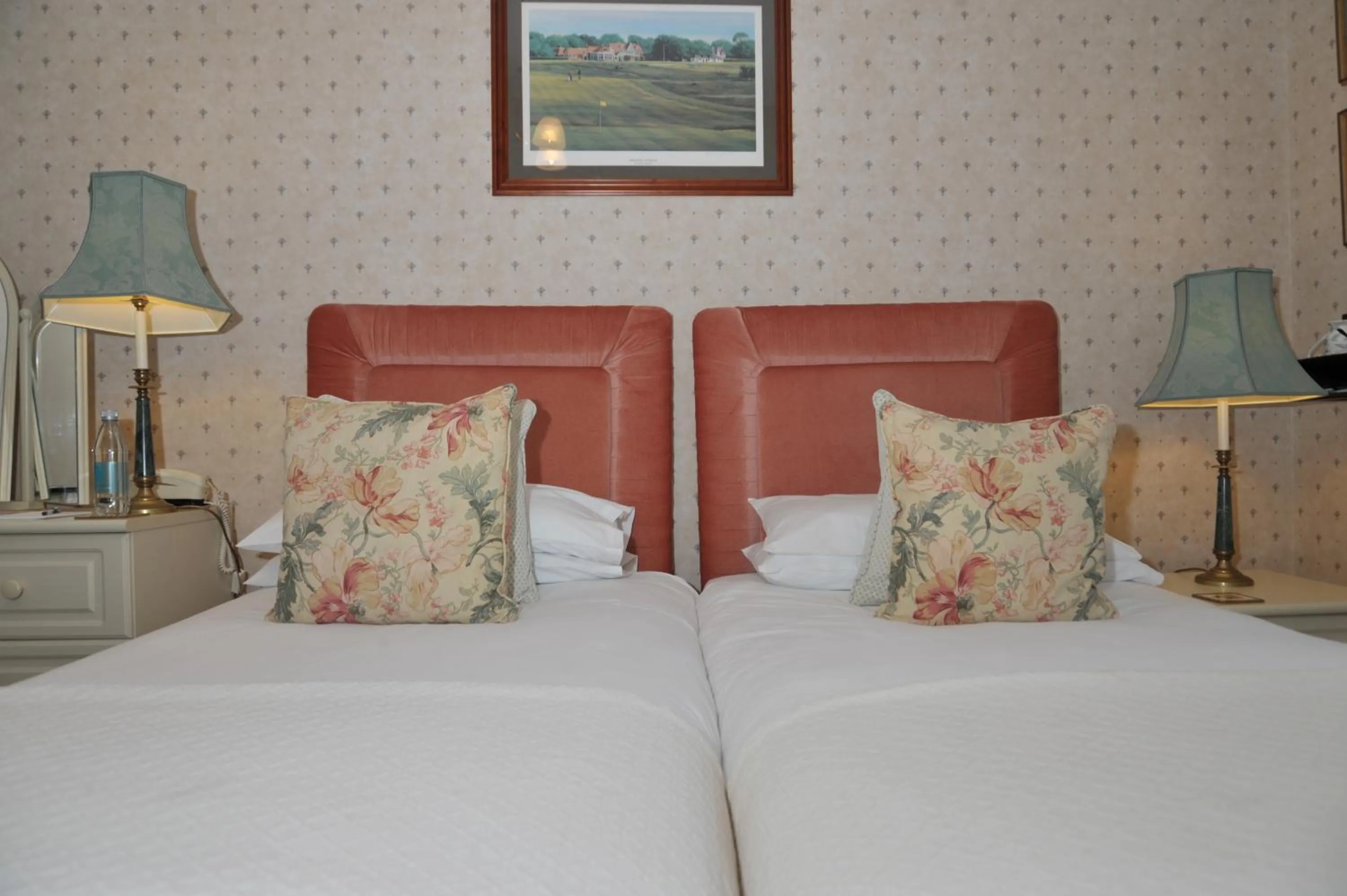 Photo of the whole room, Bed in The Inglenook Hotel