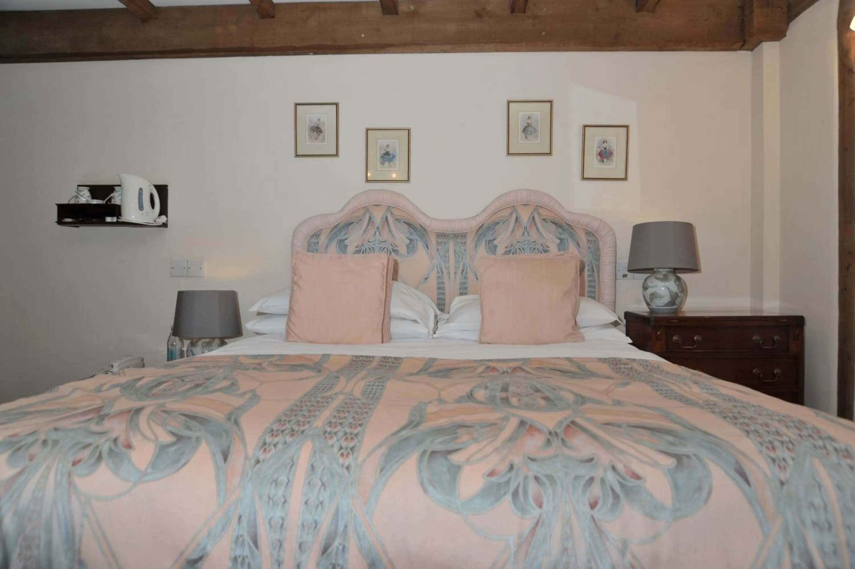Photo of the whole room, Bed in The Inglenook Hotel