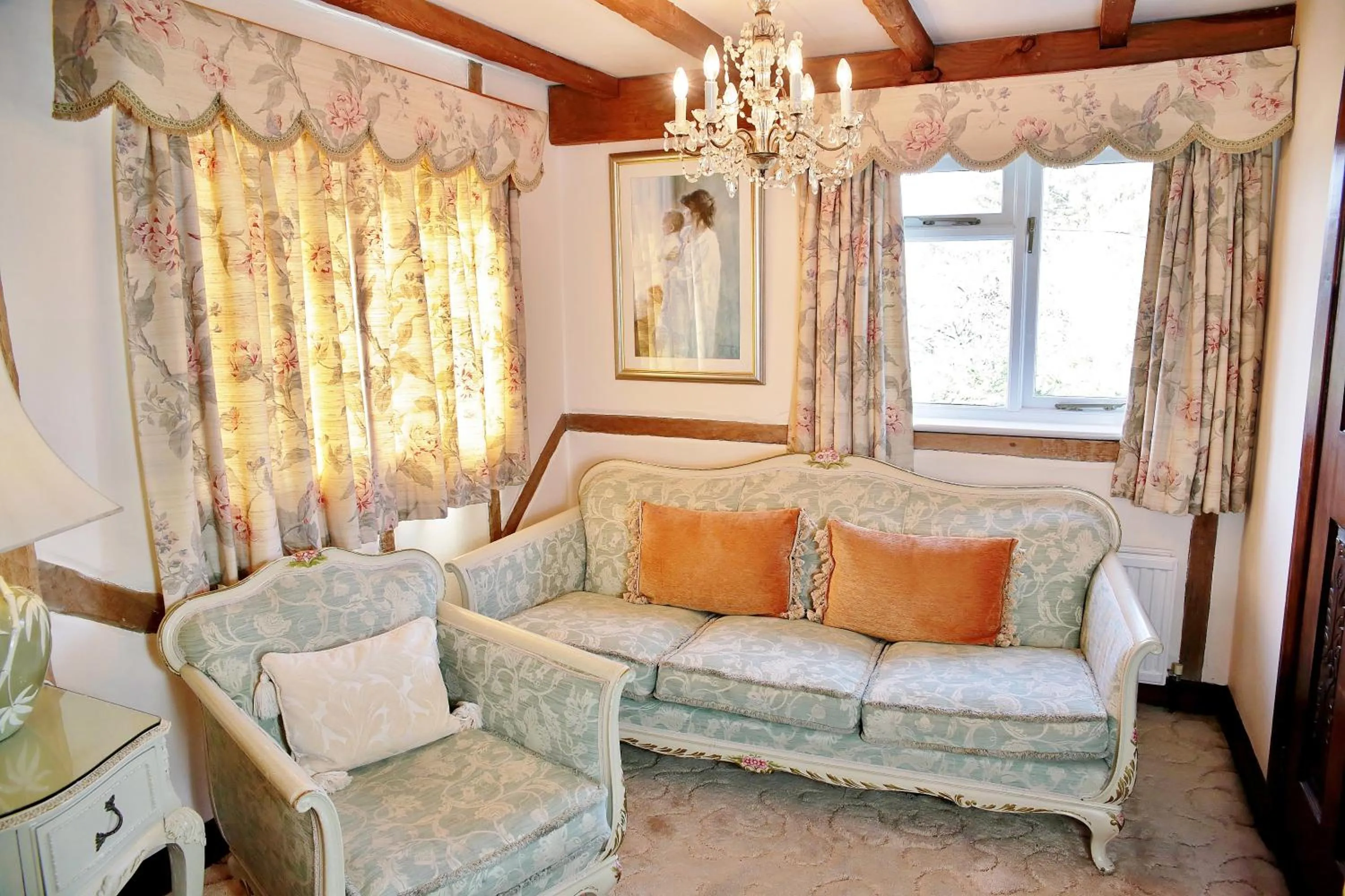 Photo of the whole room in The Inglenook Hotel