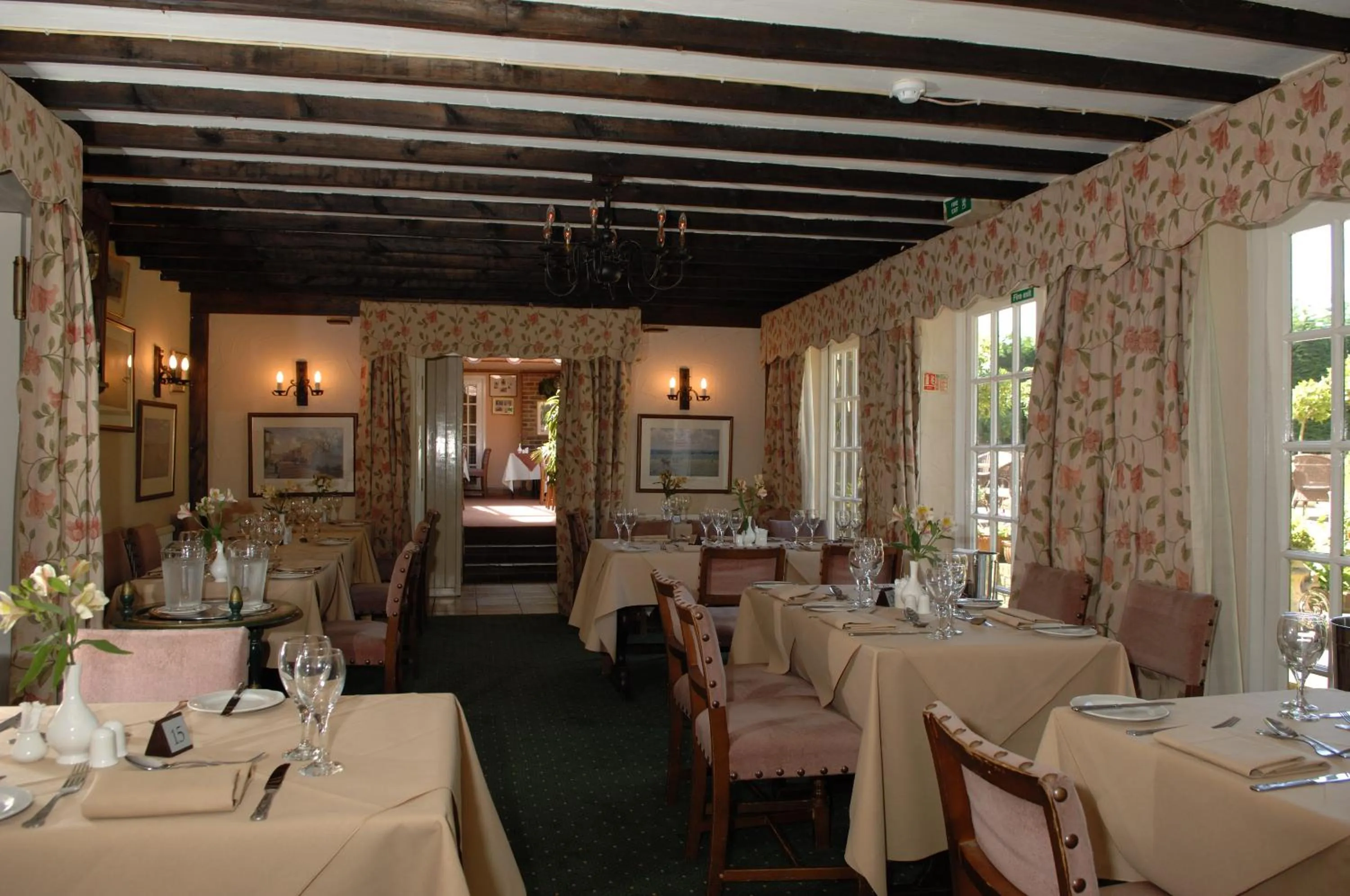 Restaurant/places to eat in The Inglenook Hotel