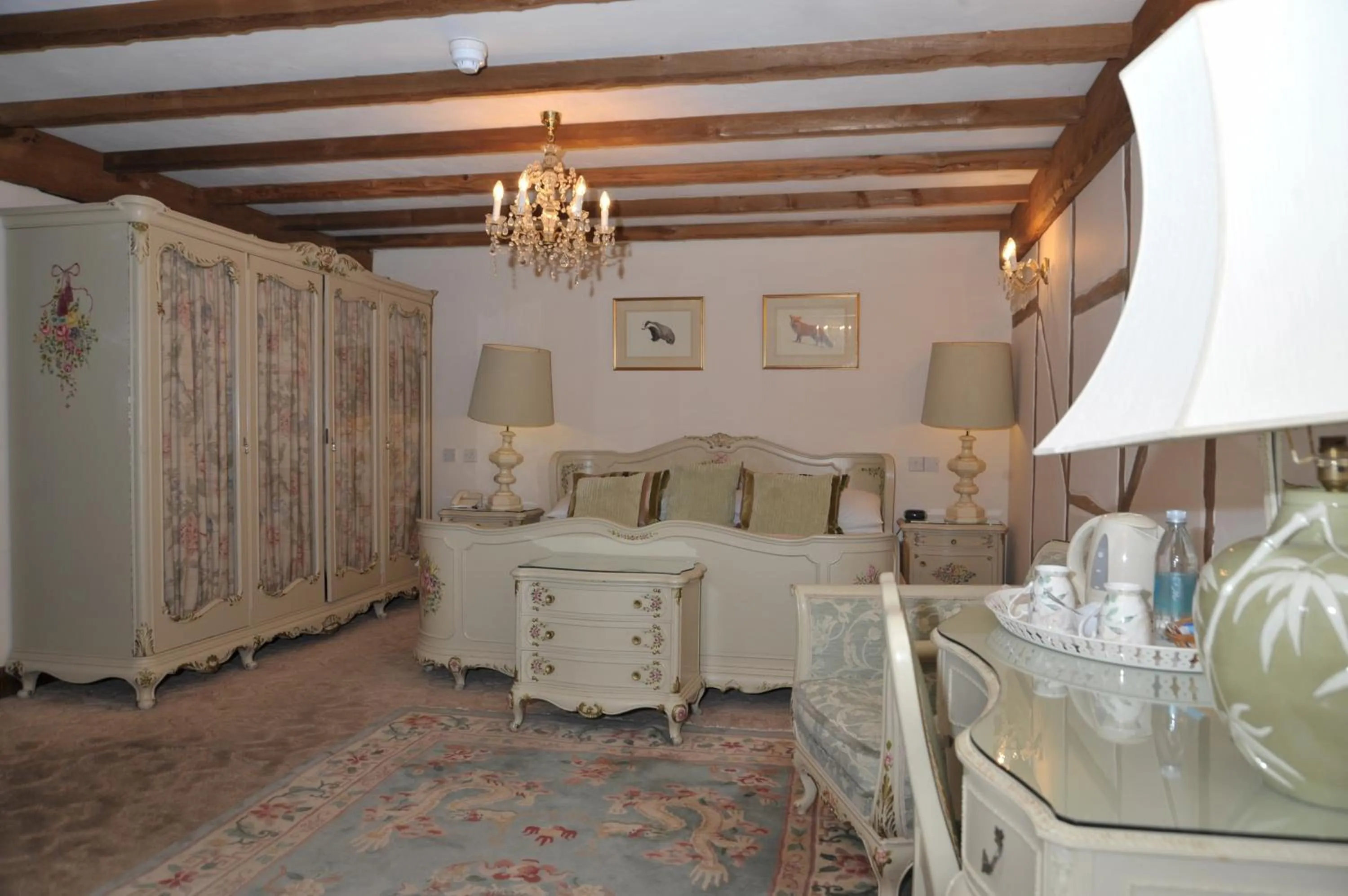 Photo of the whole room in The Inglenook Hotel