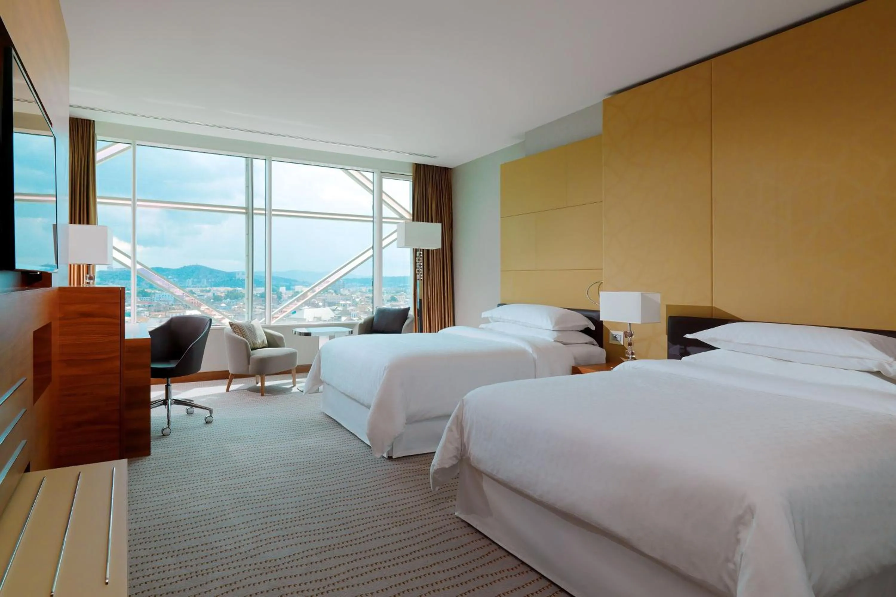 Photo of the whole room, Bed in Sheraton Annaba Hotel