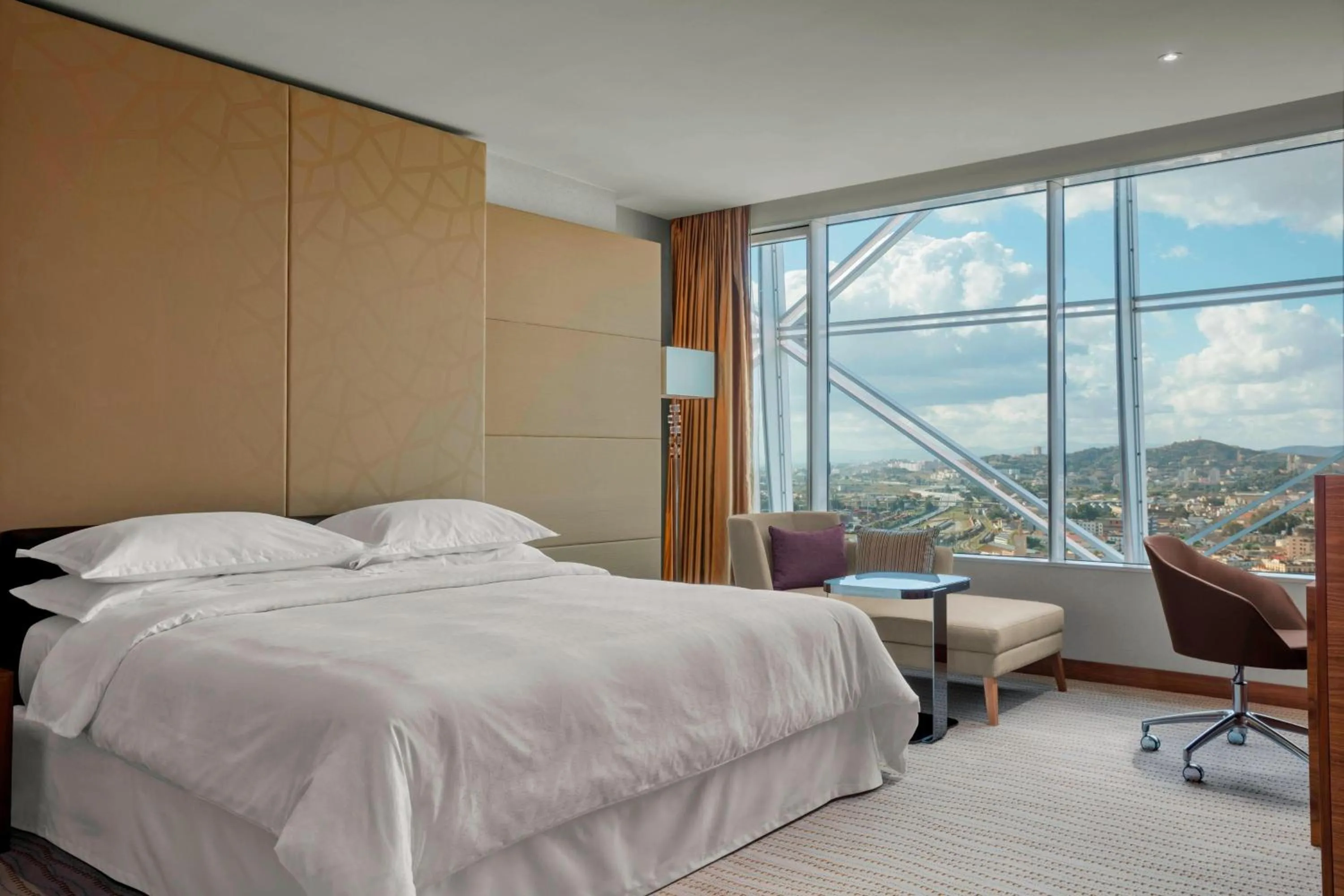 Photo of the whole room, Bed in Sheraton Annaba Hotel