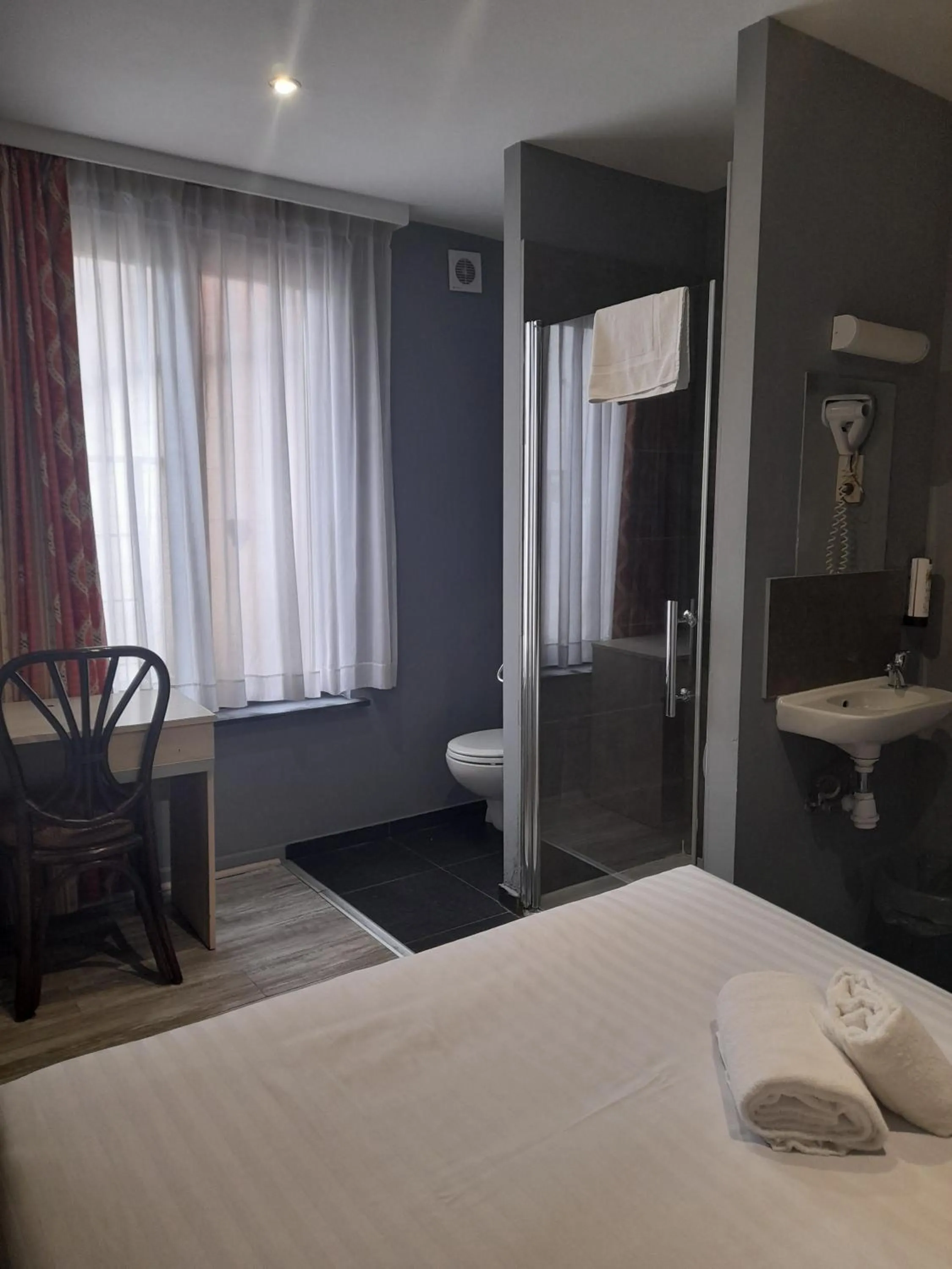 TV/Entertainment Center in Hotel Albergo