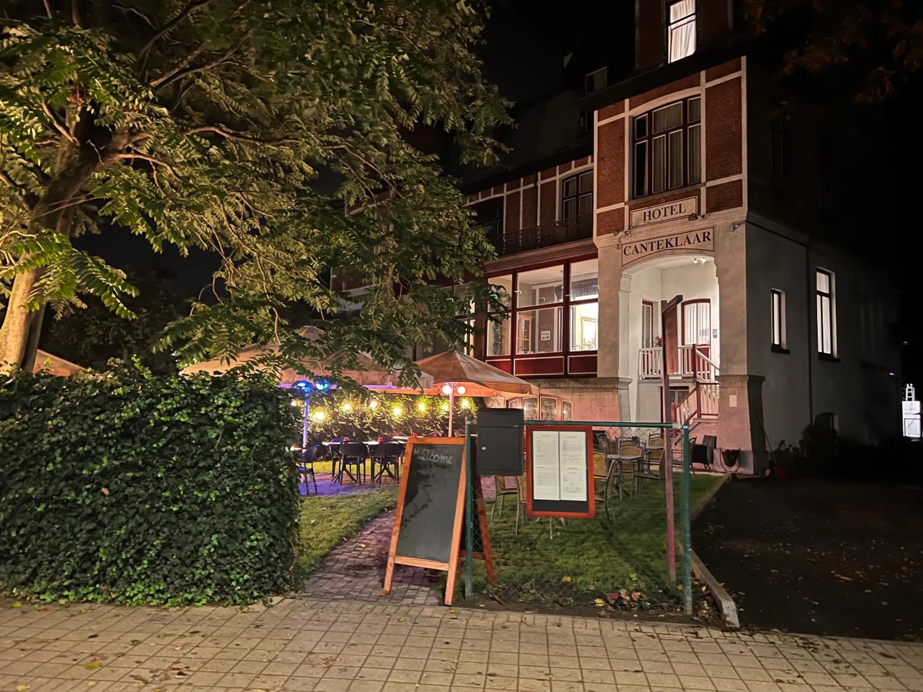 Property building in Hotel Canteklaar