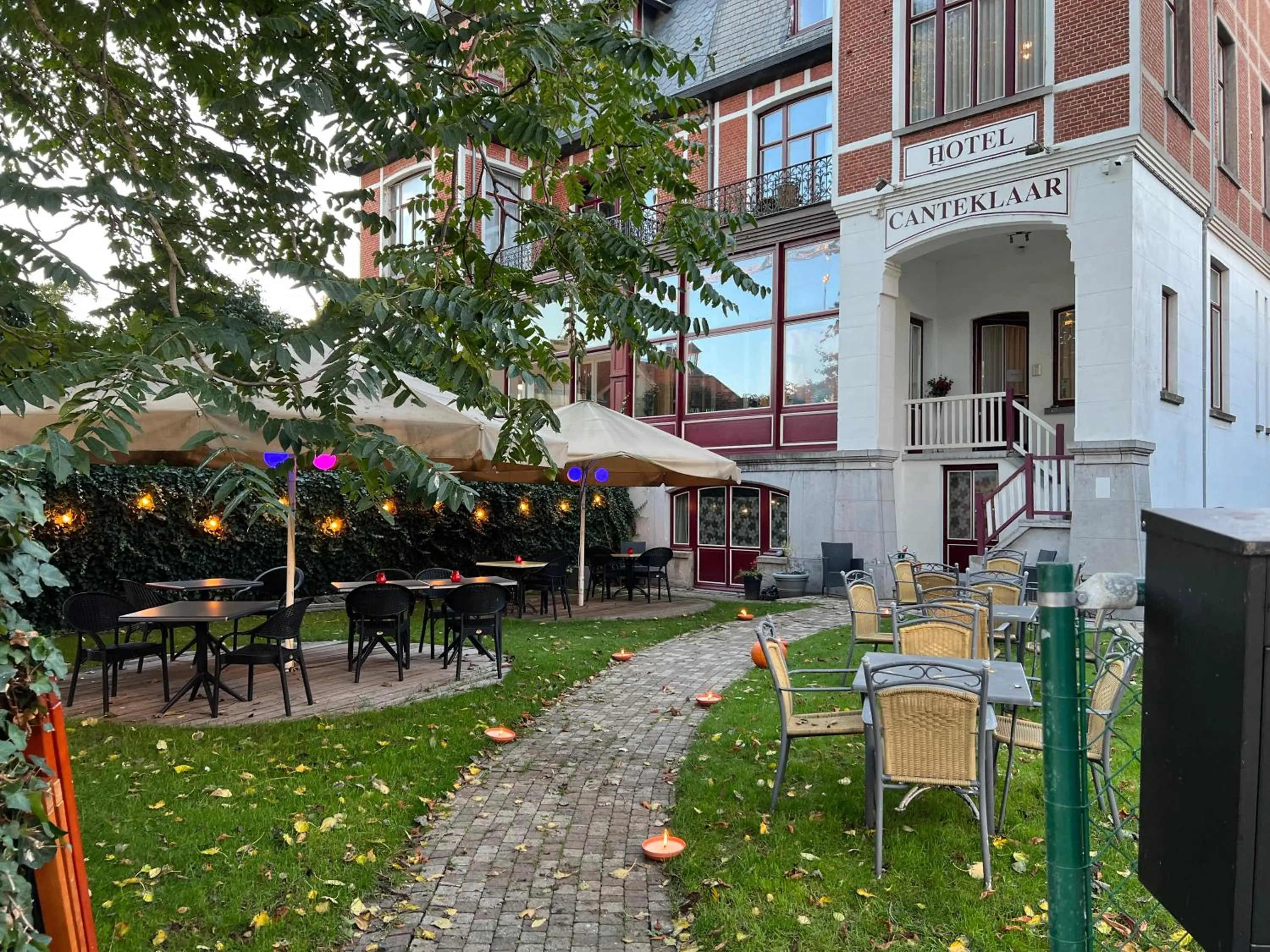 Property building in Hotel Canteklaar