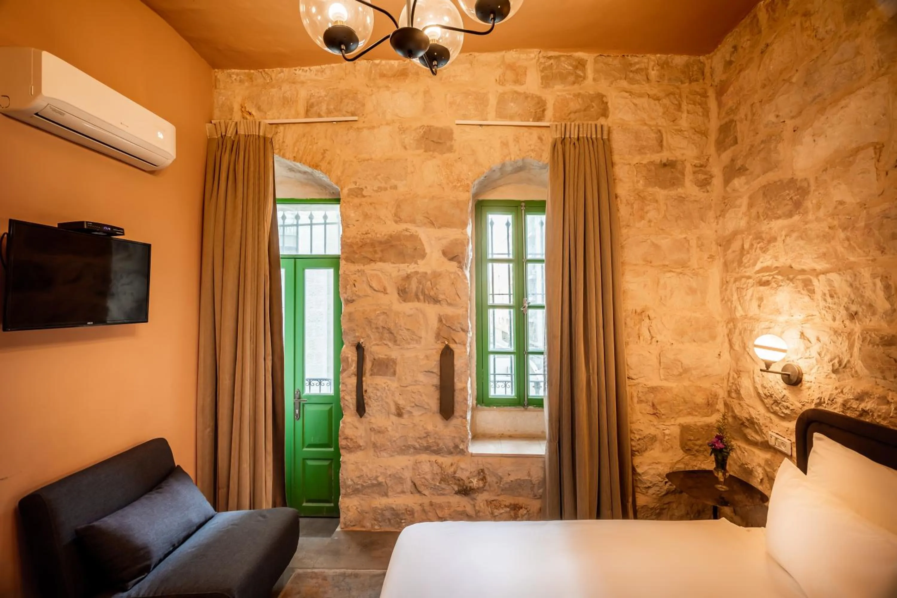 Bedroom, Bed in Heleni Hotel